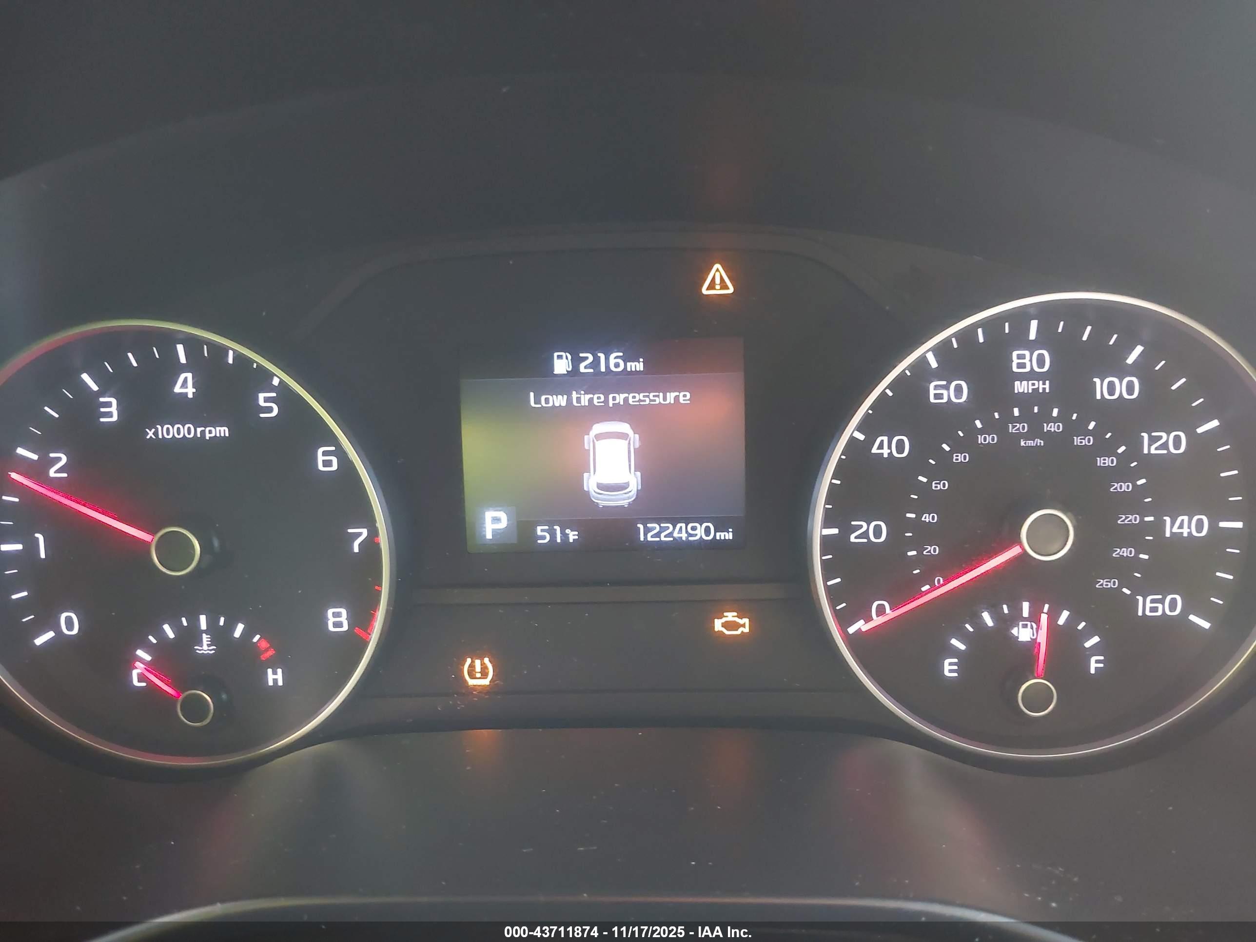 KIA SPORTAGE image 7