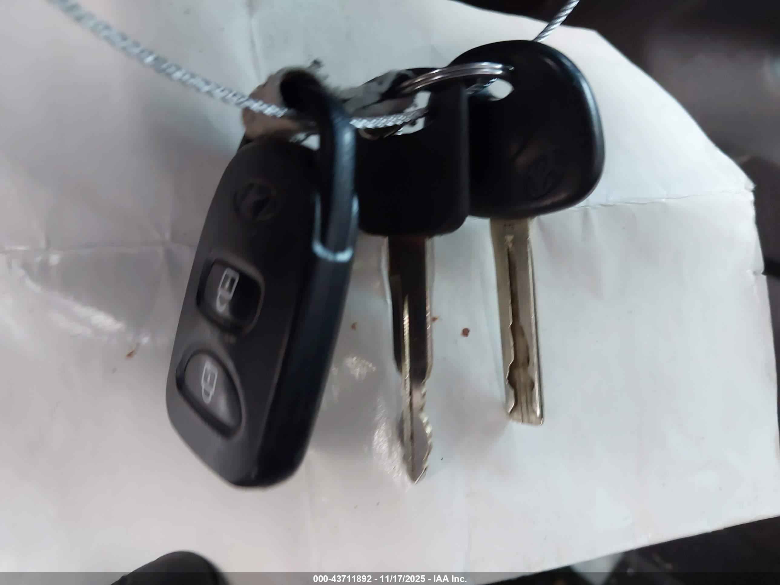 HYUNDAI TUCSON image 11