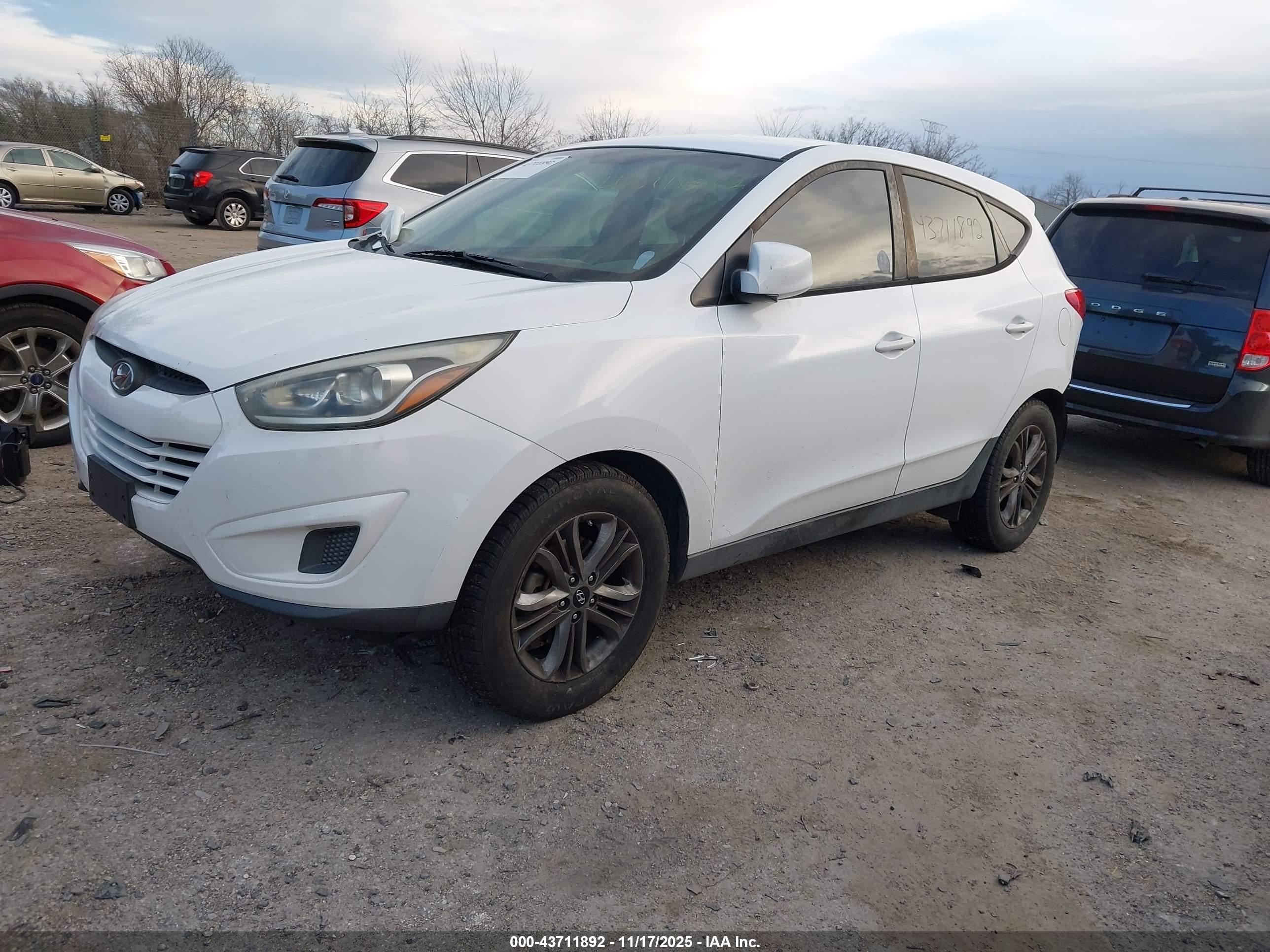 HYUNDAI TUCSON image 2