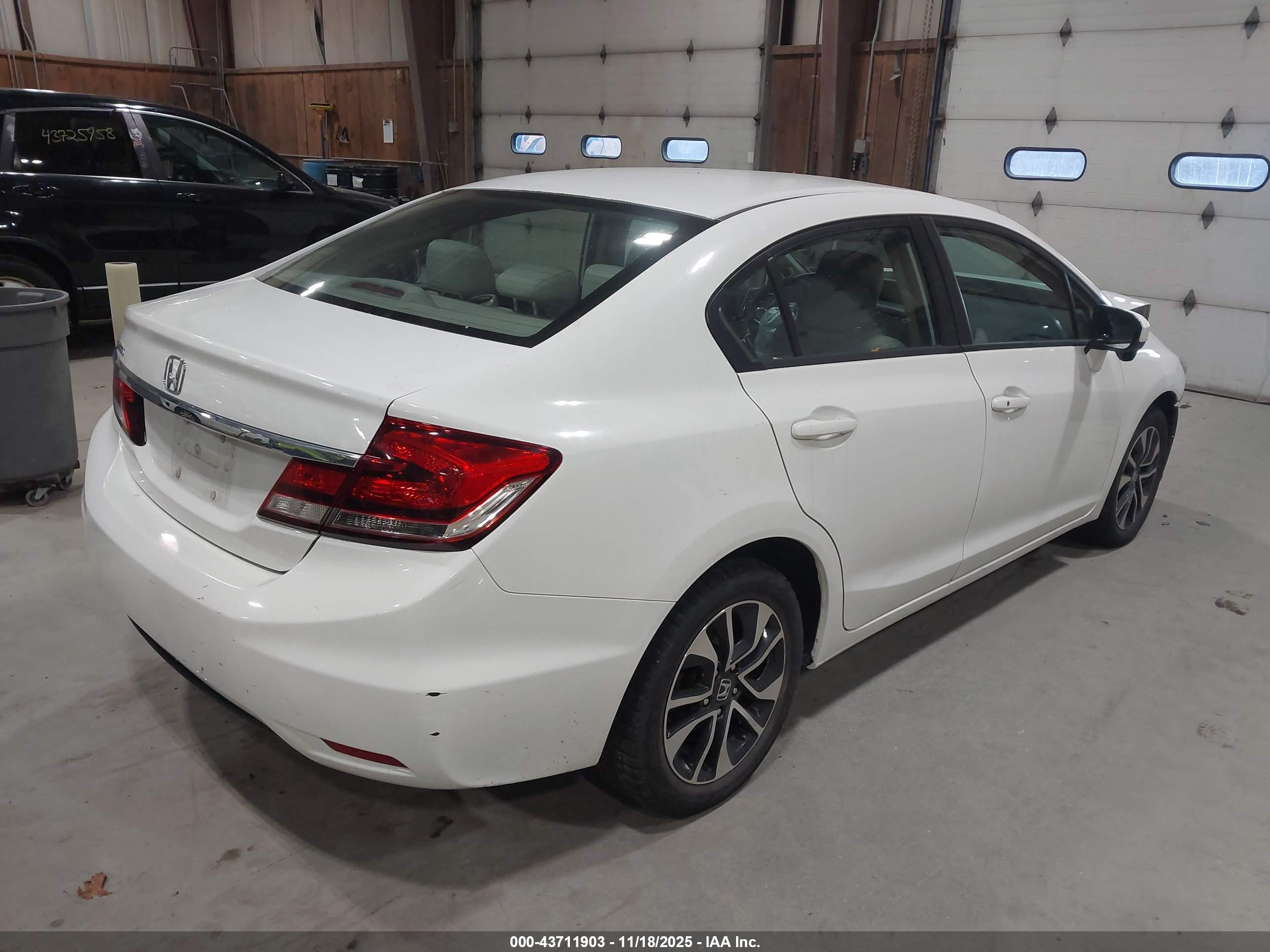 HONDA CIVIC image 4