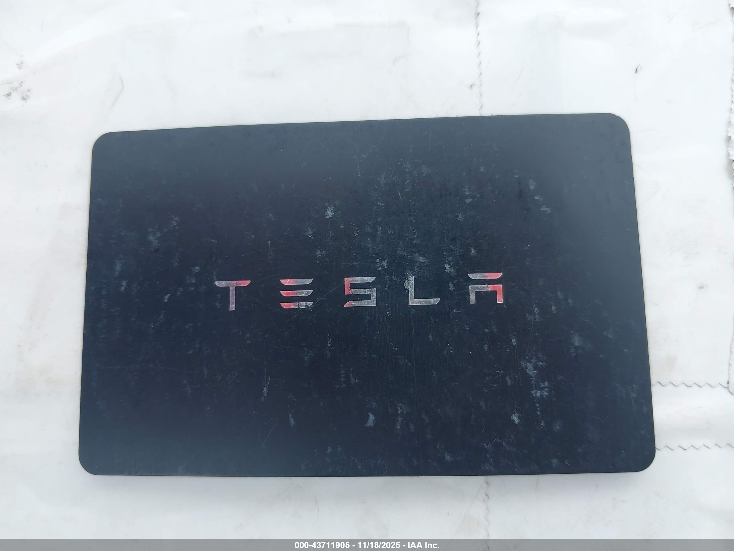 TESLA MODEL image 11