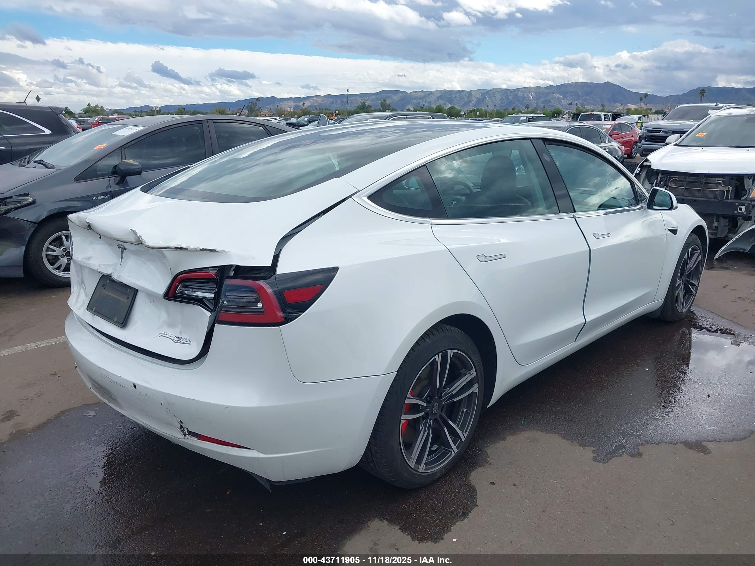 TESLA MODEL image 4