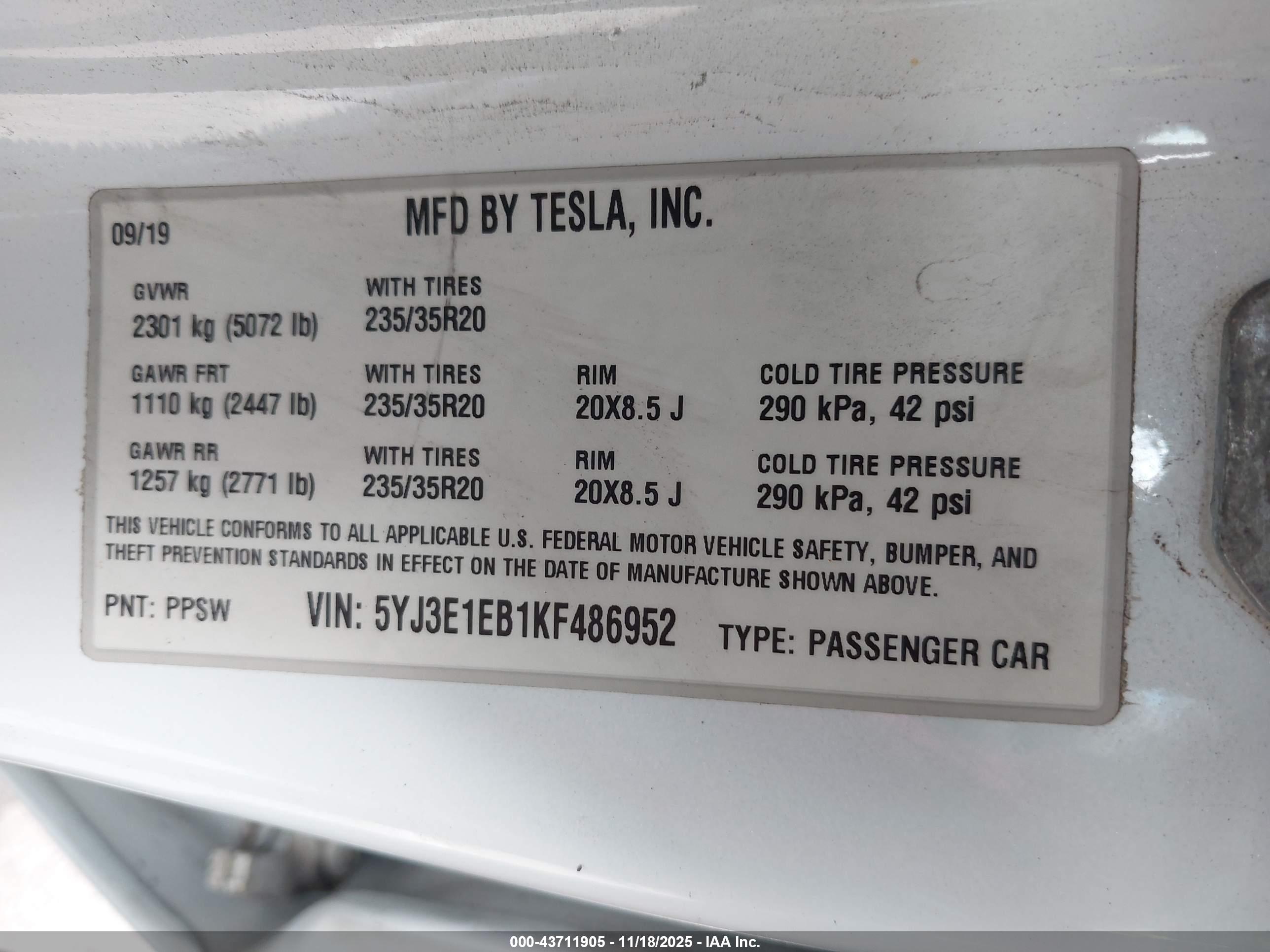 TESLA MODEL image 9