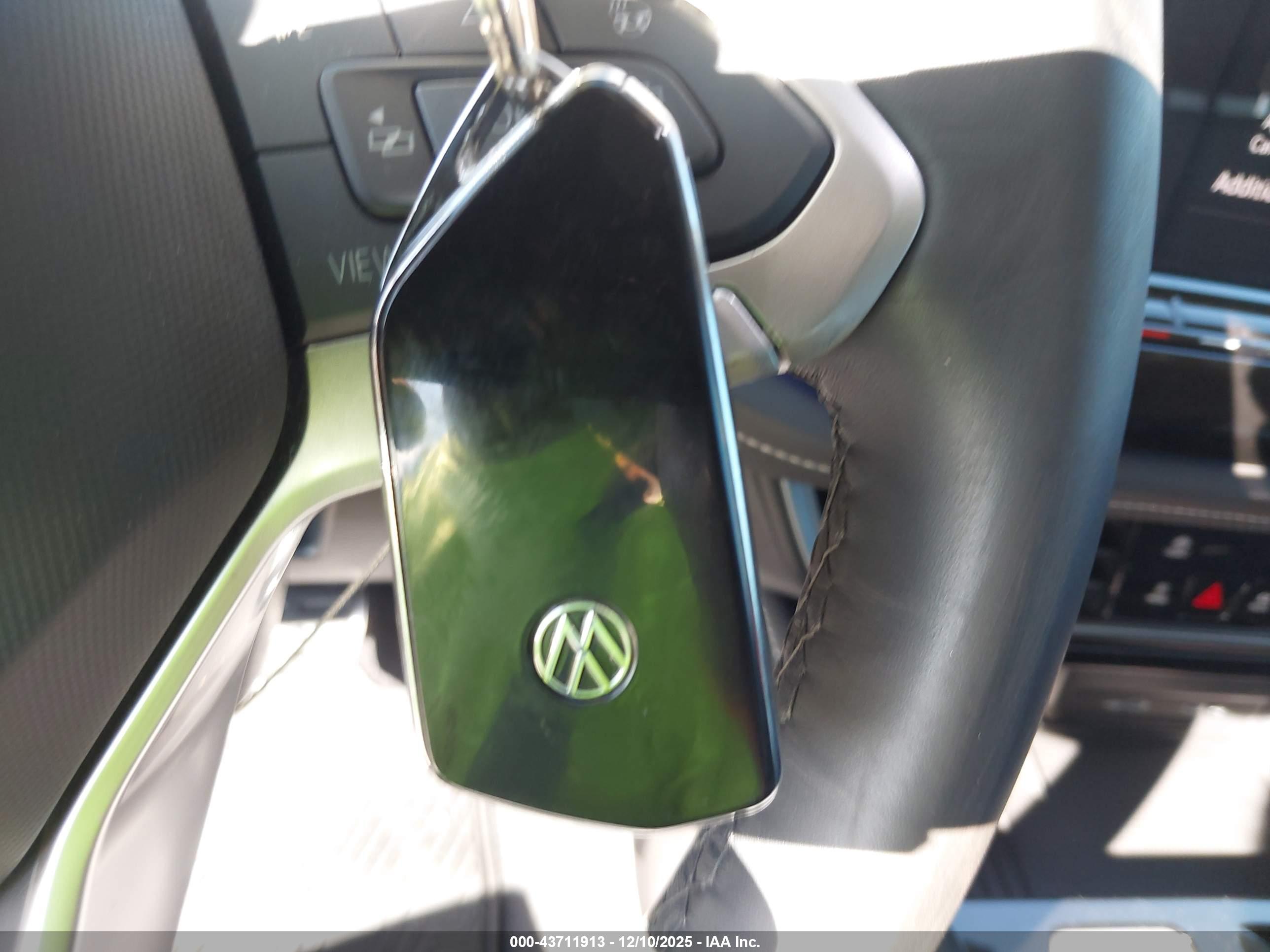 VOLKSWAGEN ATLAS image 11