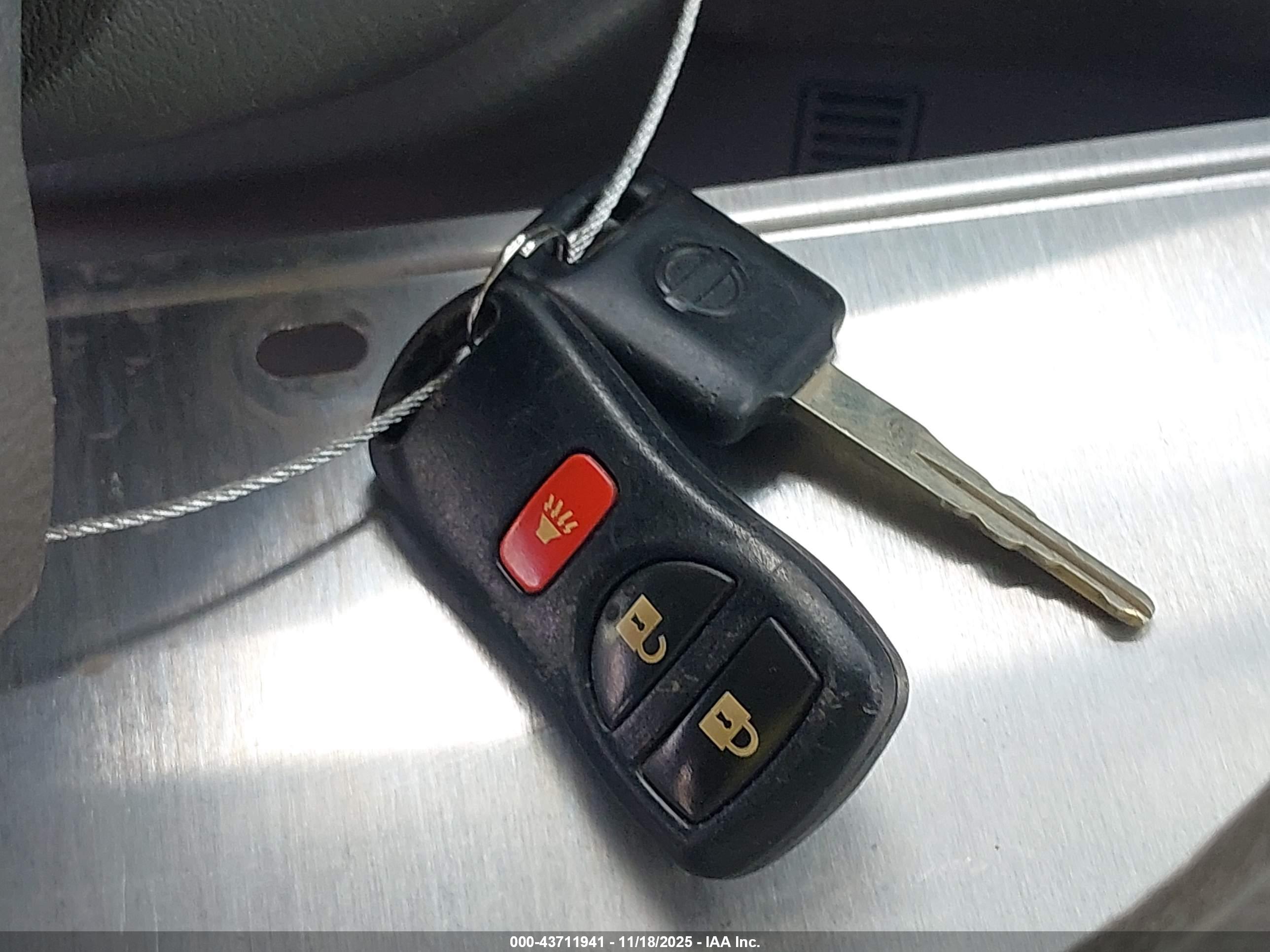 NISSAN NV image 11