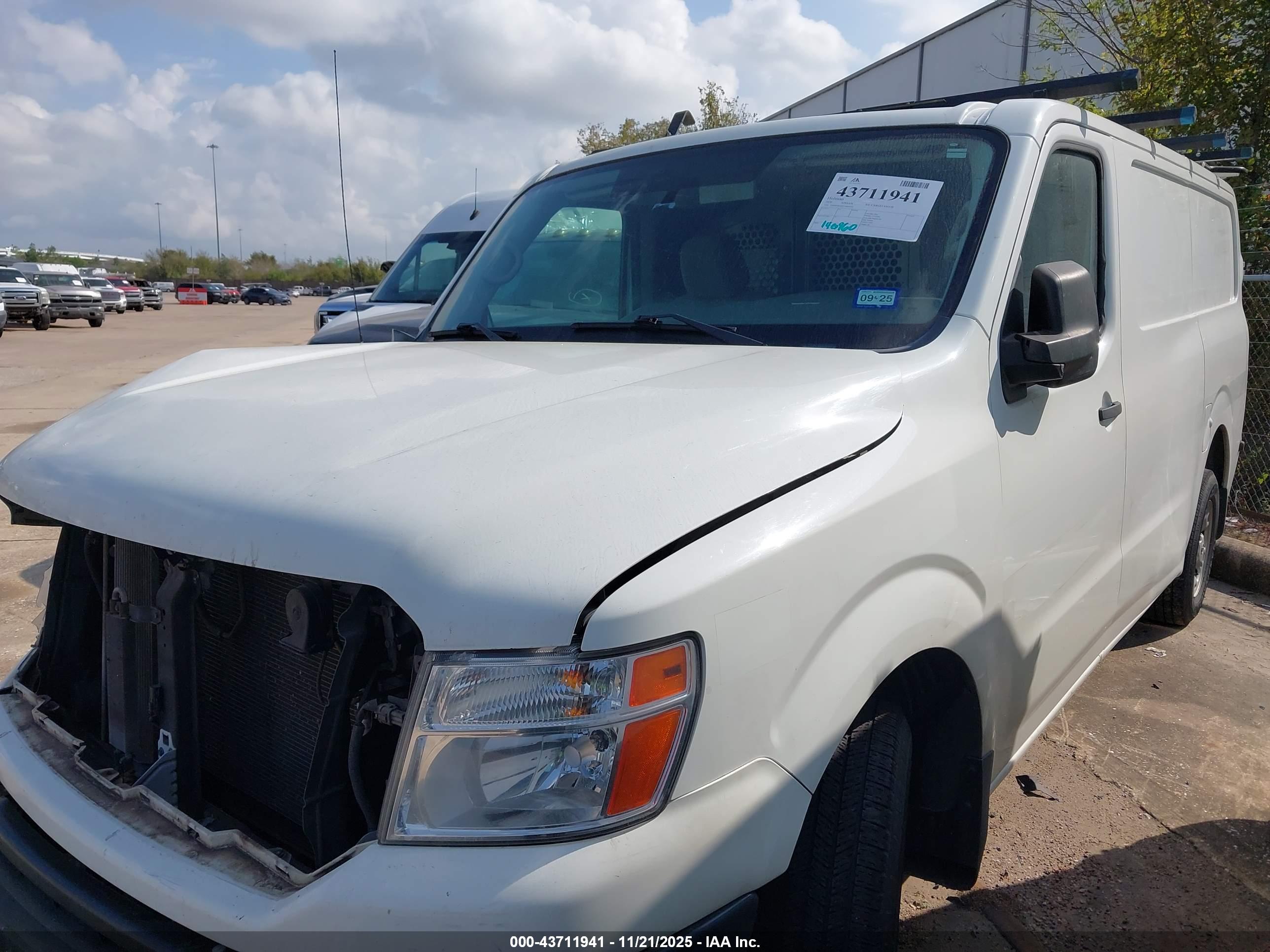NISSAN NV image 2