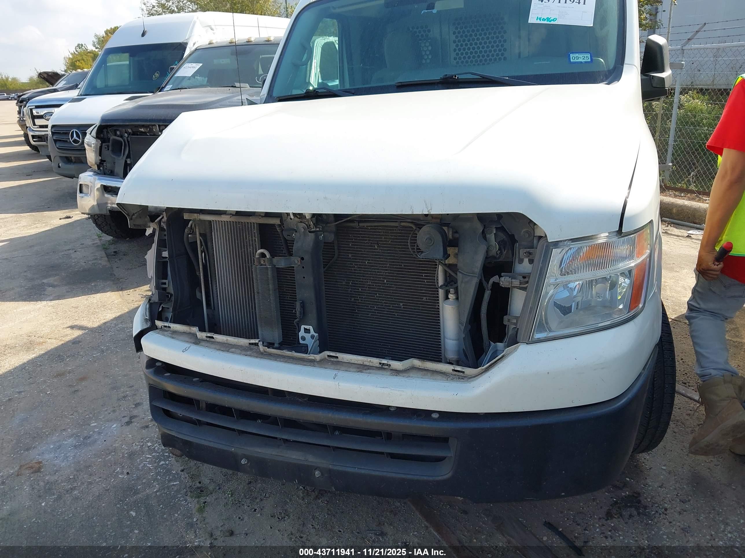 NISSAN NV image 6