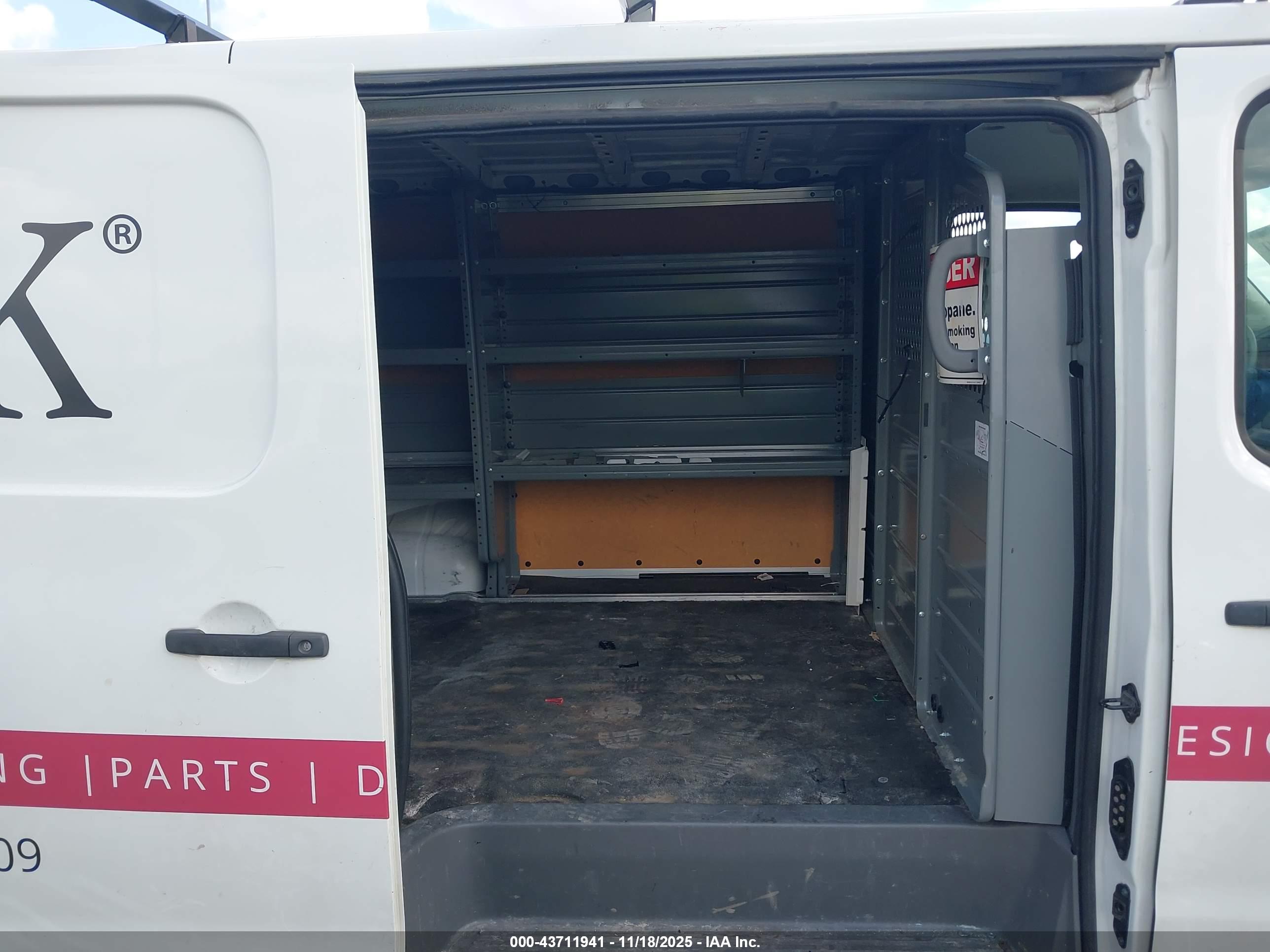 NISSAN NV image 8