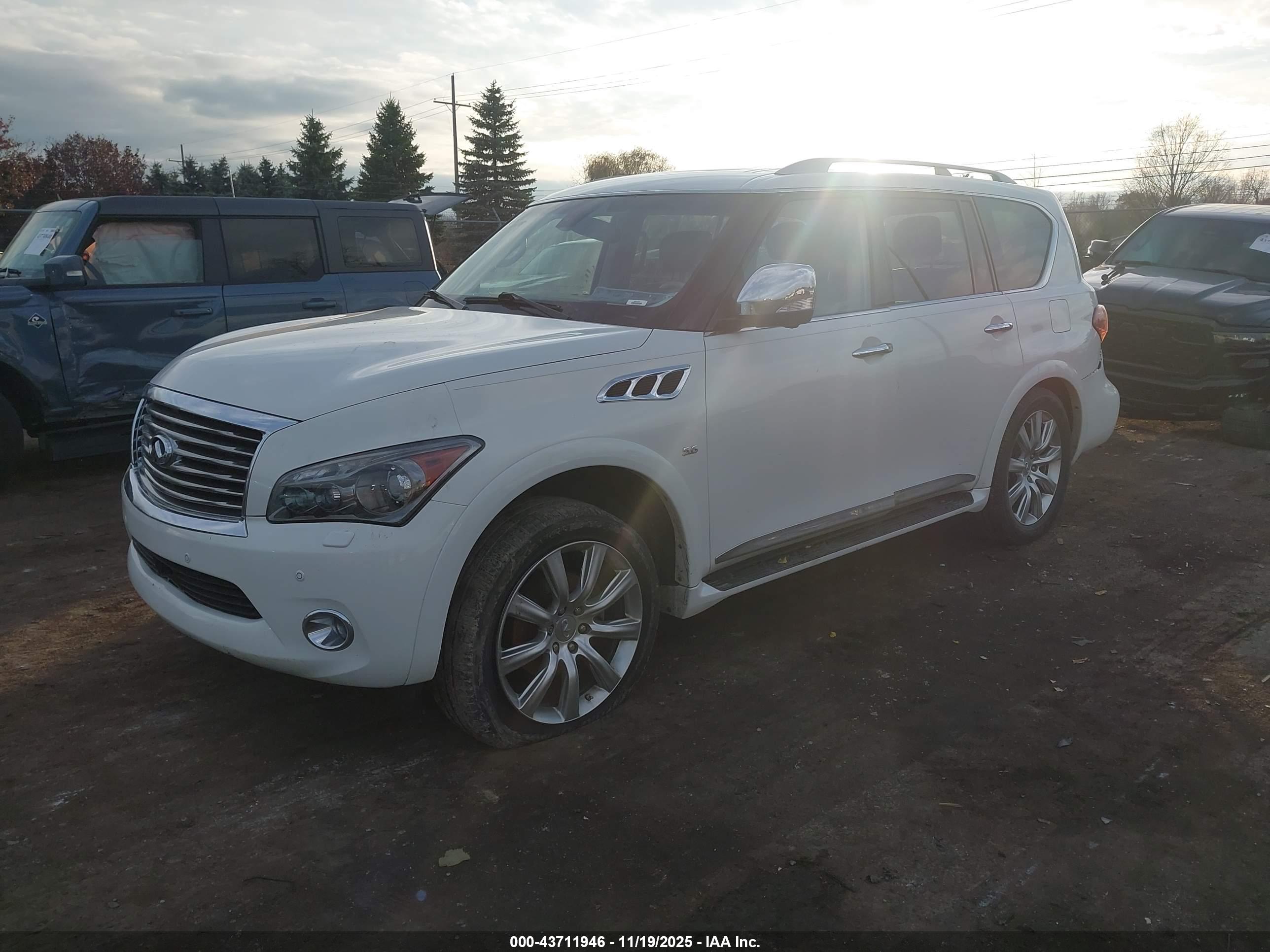 INFINITI QX80 image 2