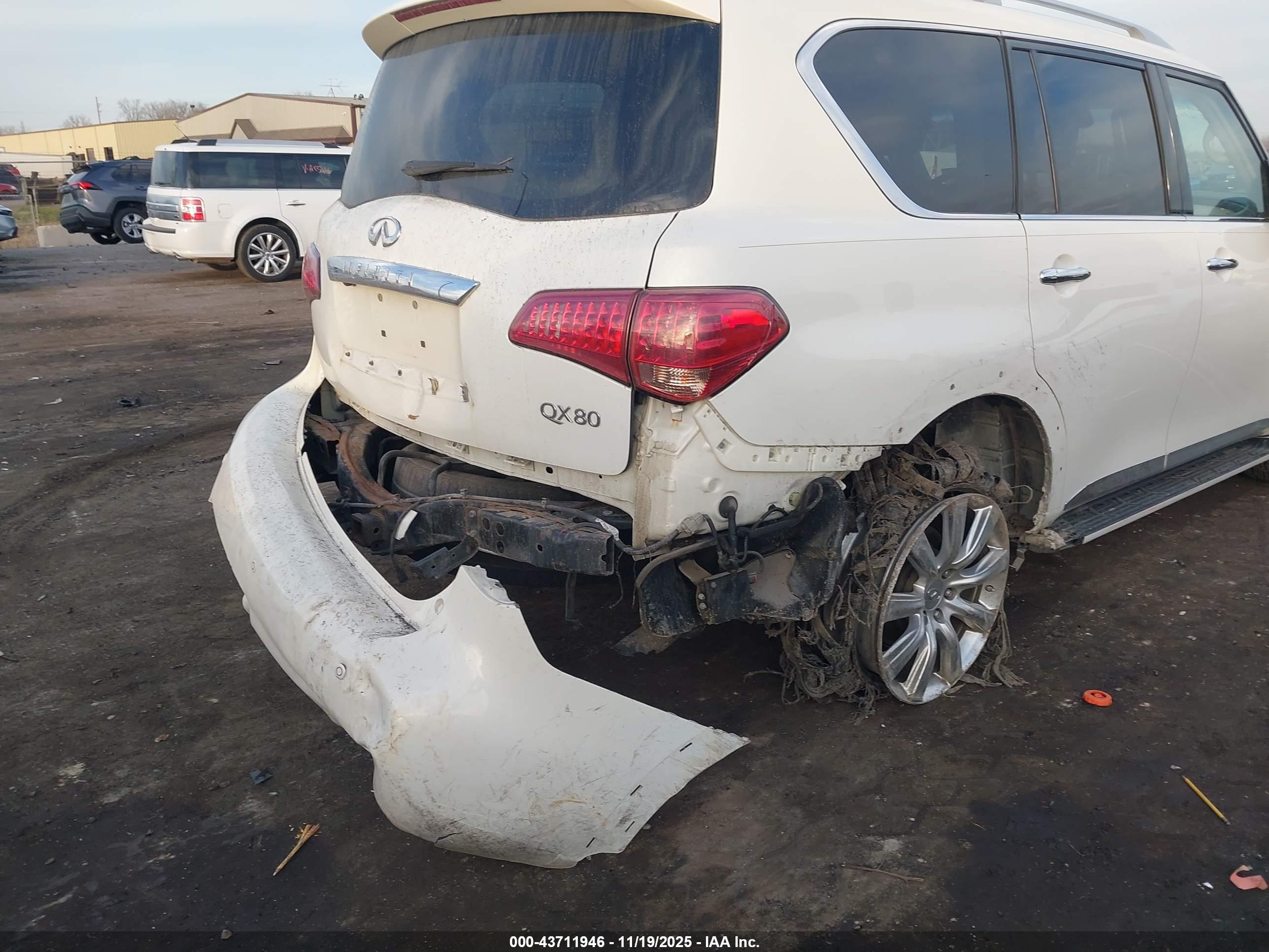 INFINITI QX80 image 6