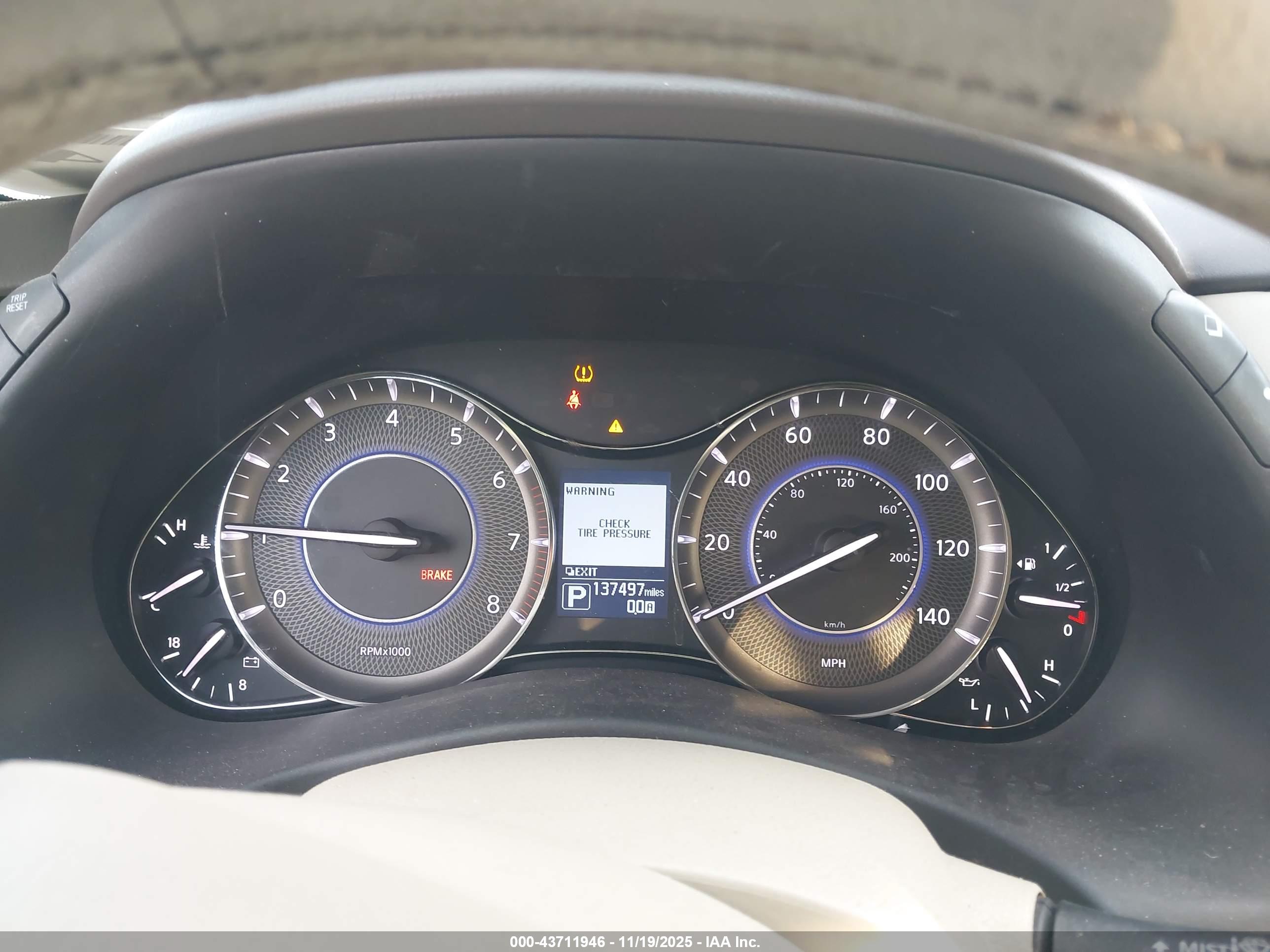 INFINITI QX80 image 7