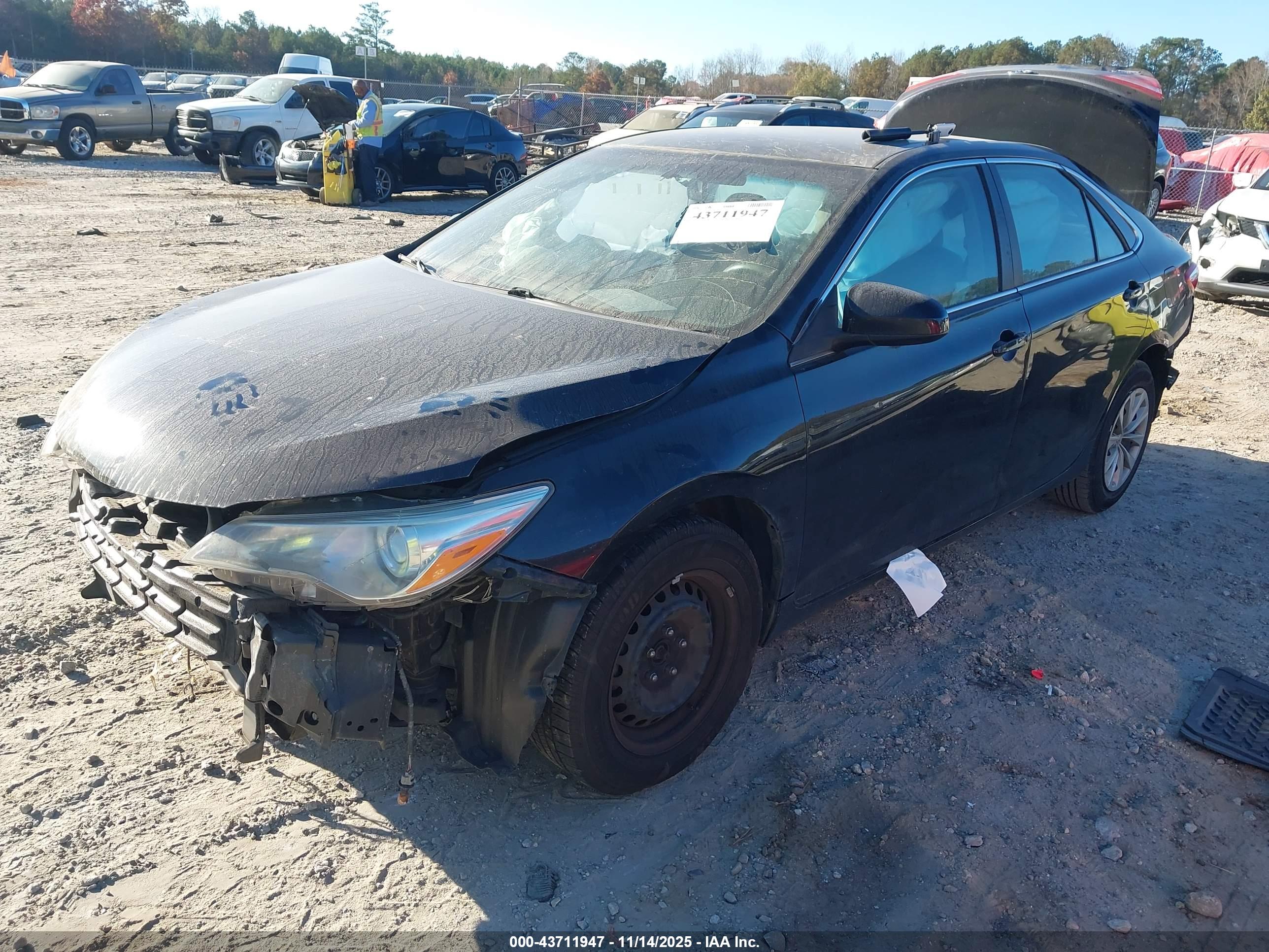 TOYOTA CAMRY image 2
