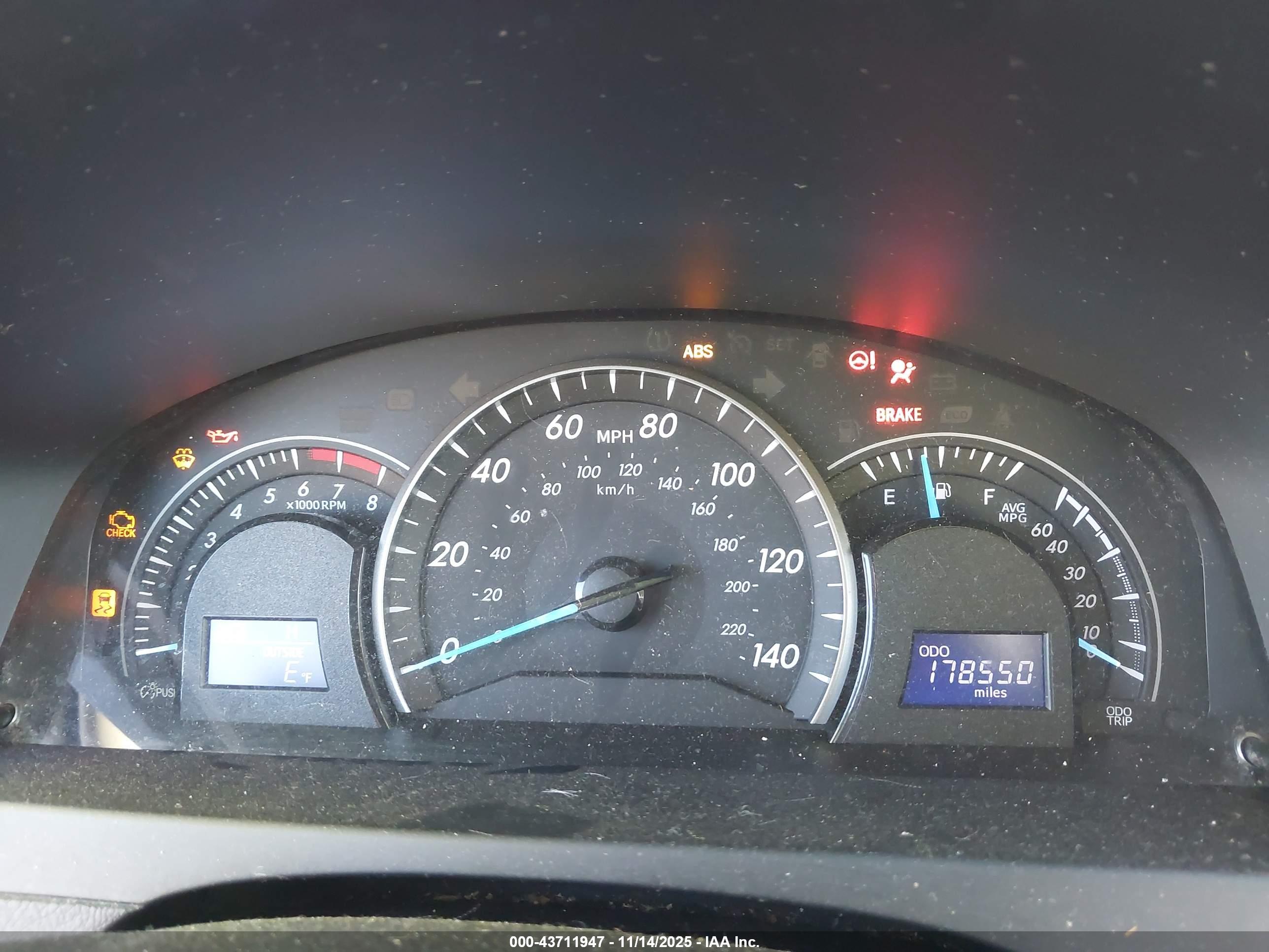 TOYOTA CAMRY image 7