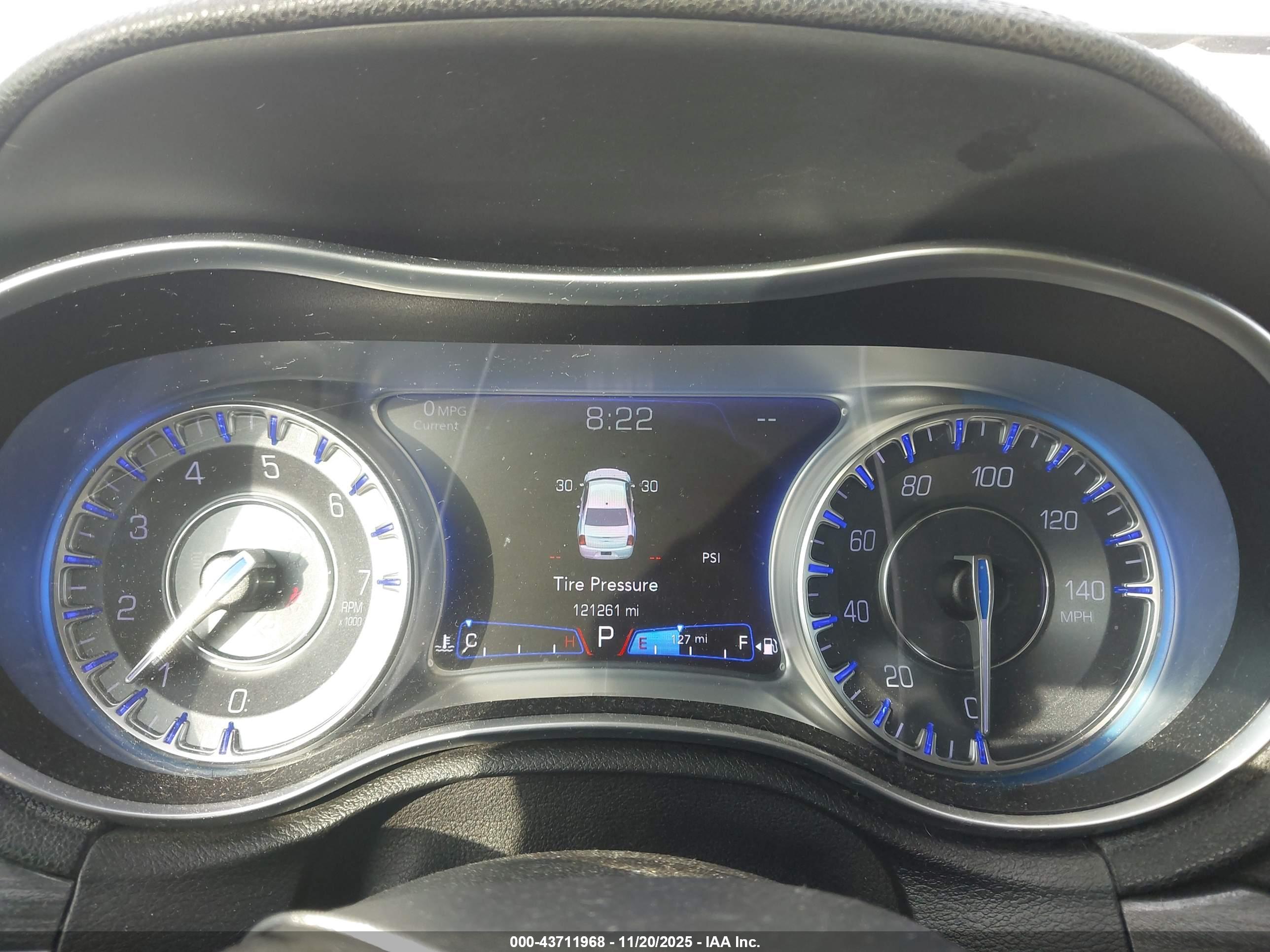 CHRYSLER 300 image 7