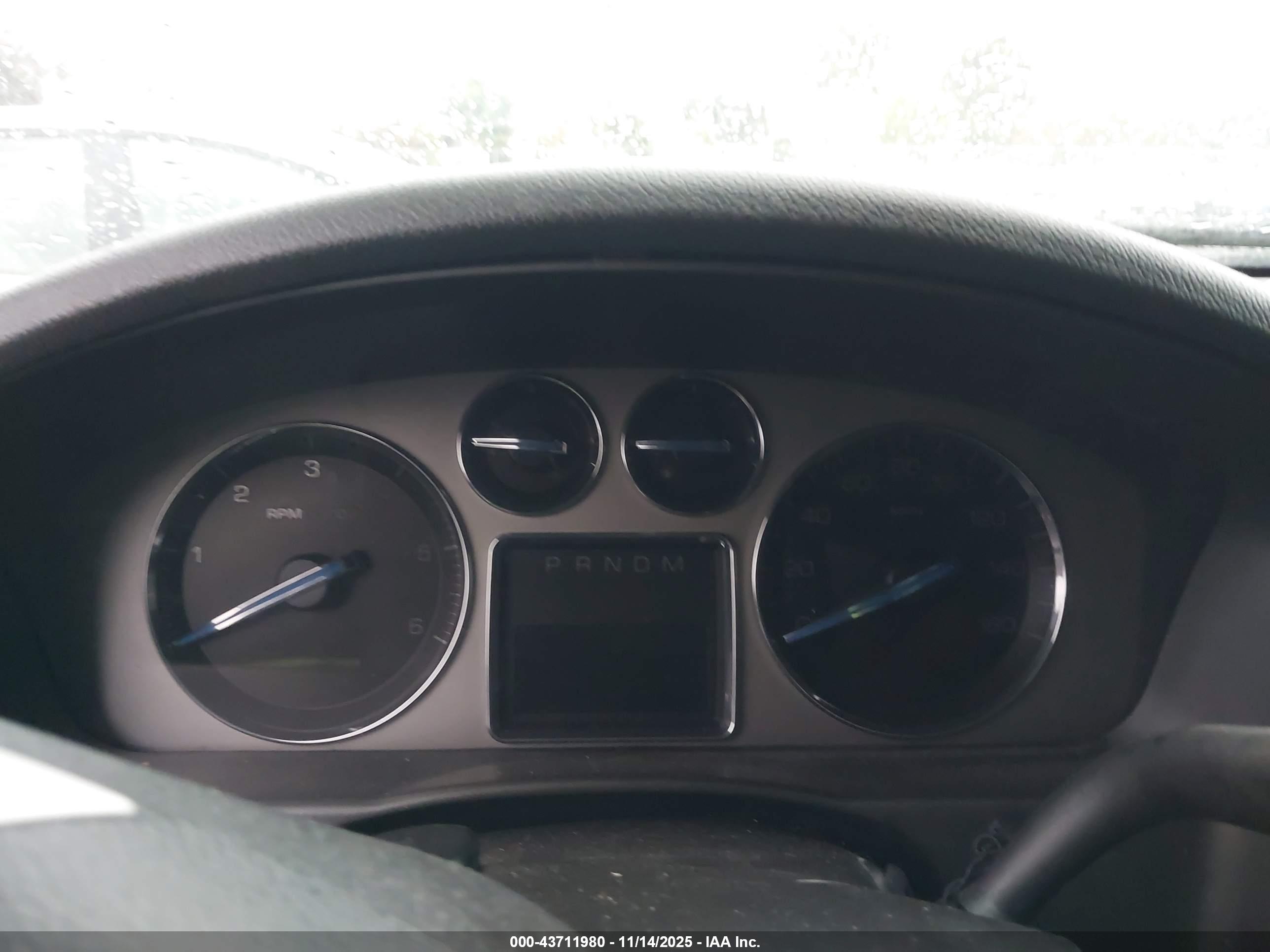 CADILLAC ESCALADE image 7