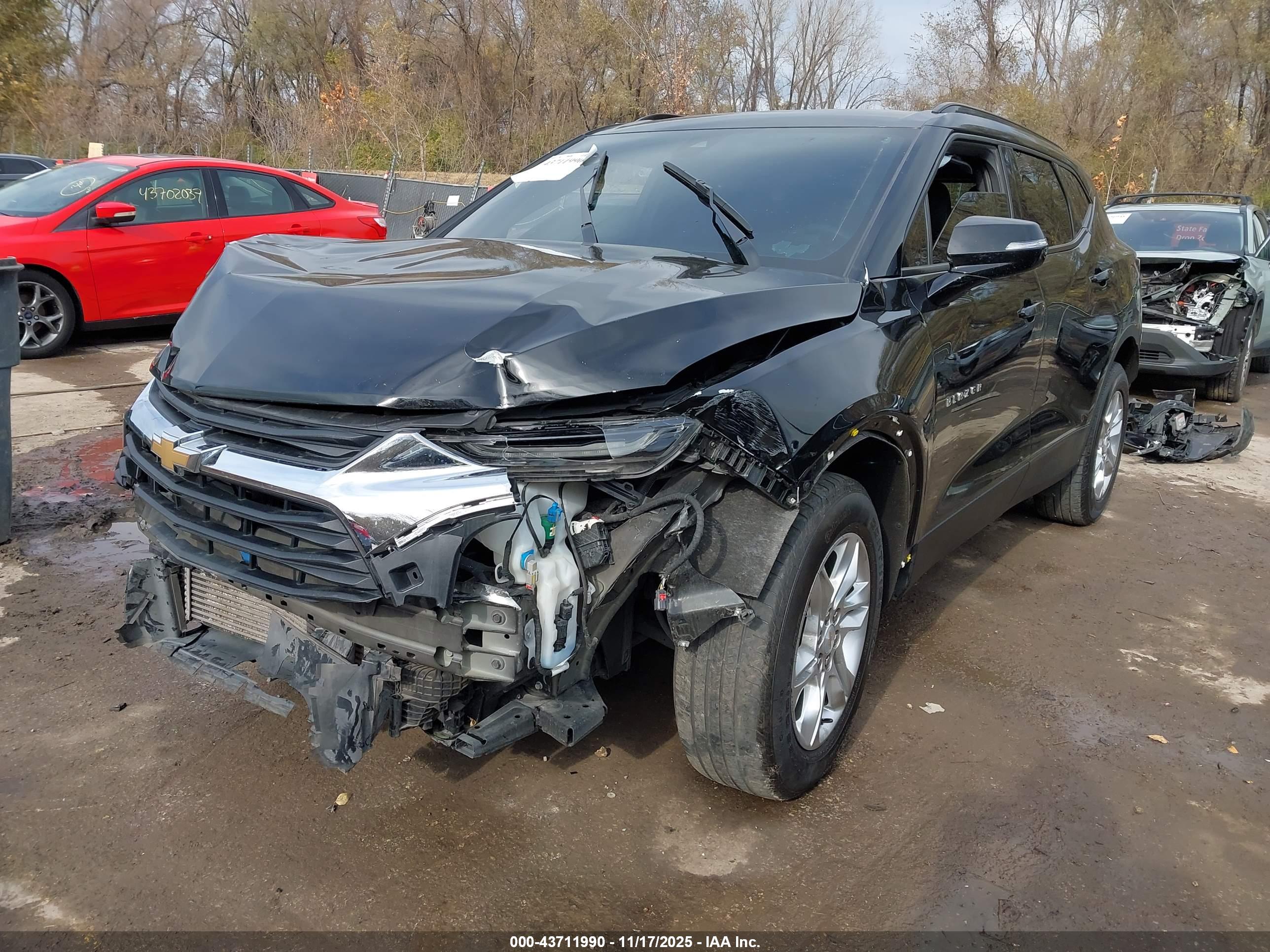 CHEVROLET BLAZER image 2