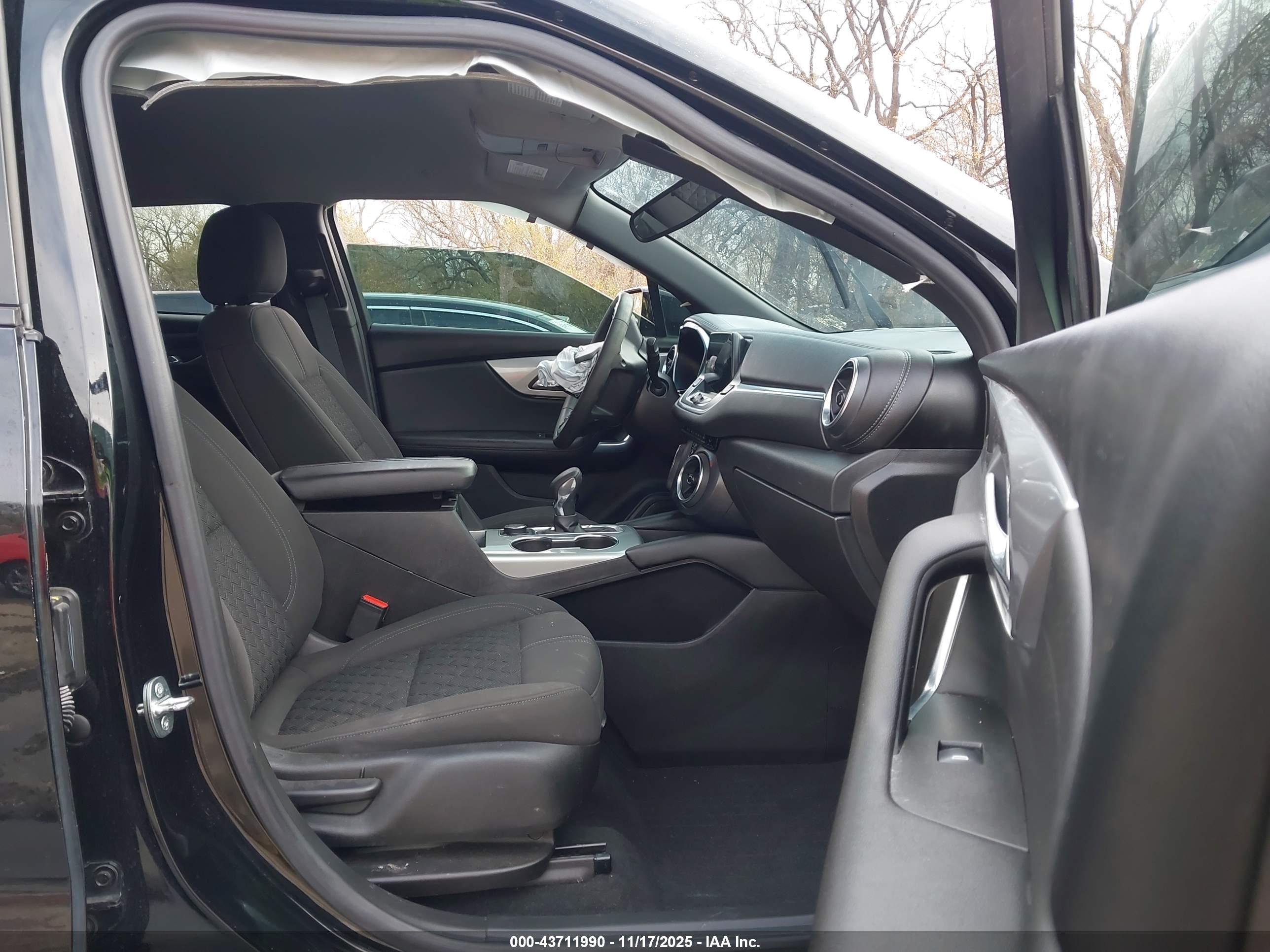 CHEVROLET BLAZER image 5