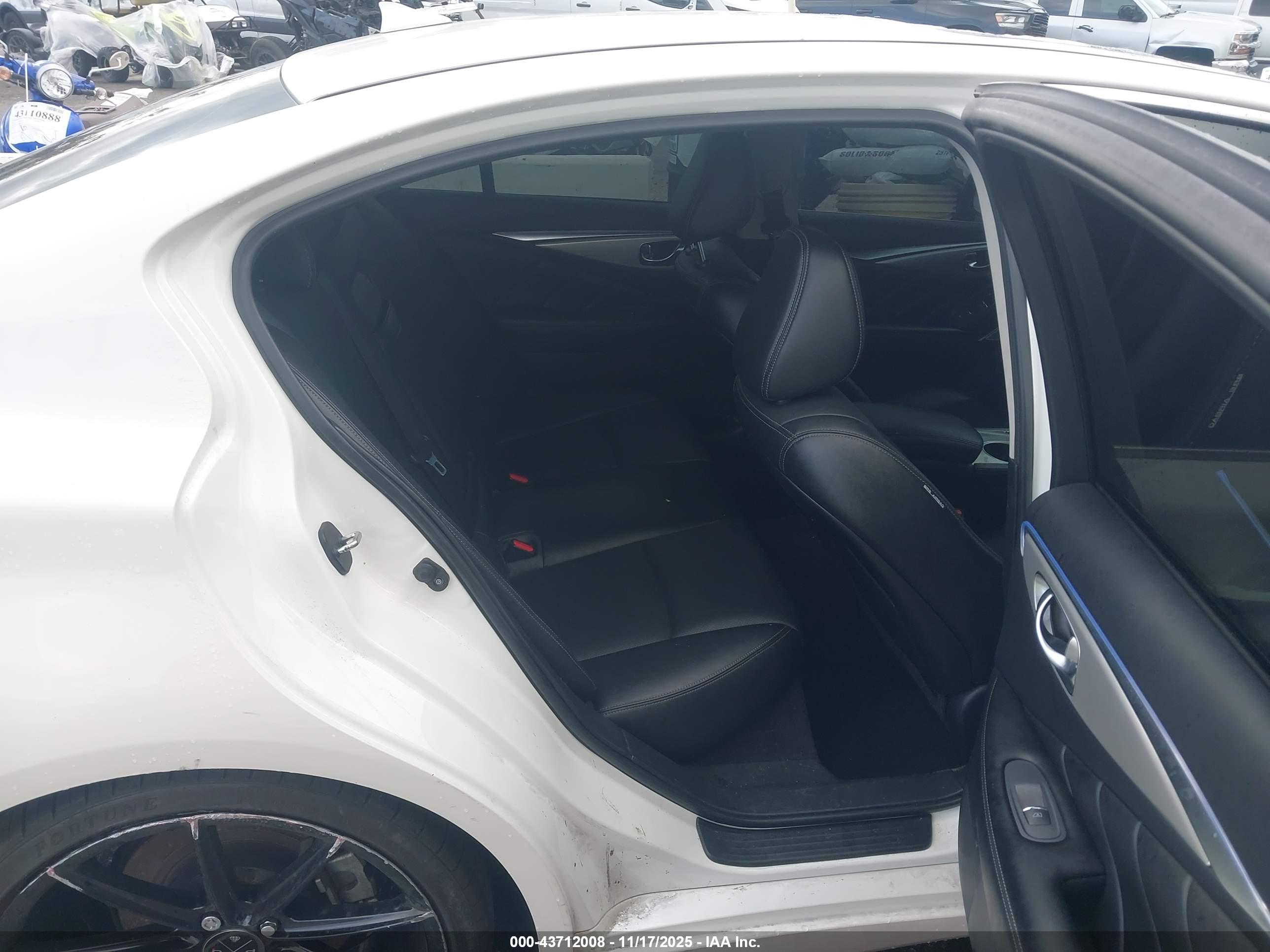 INFINITI Q50 image 8
