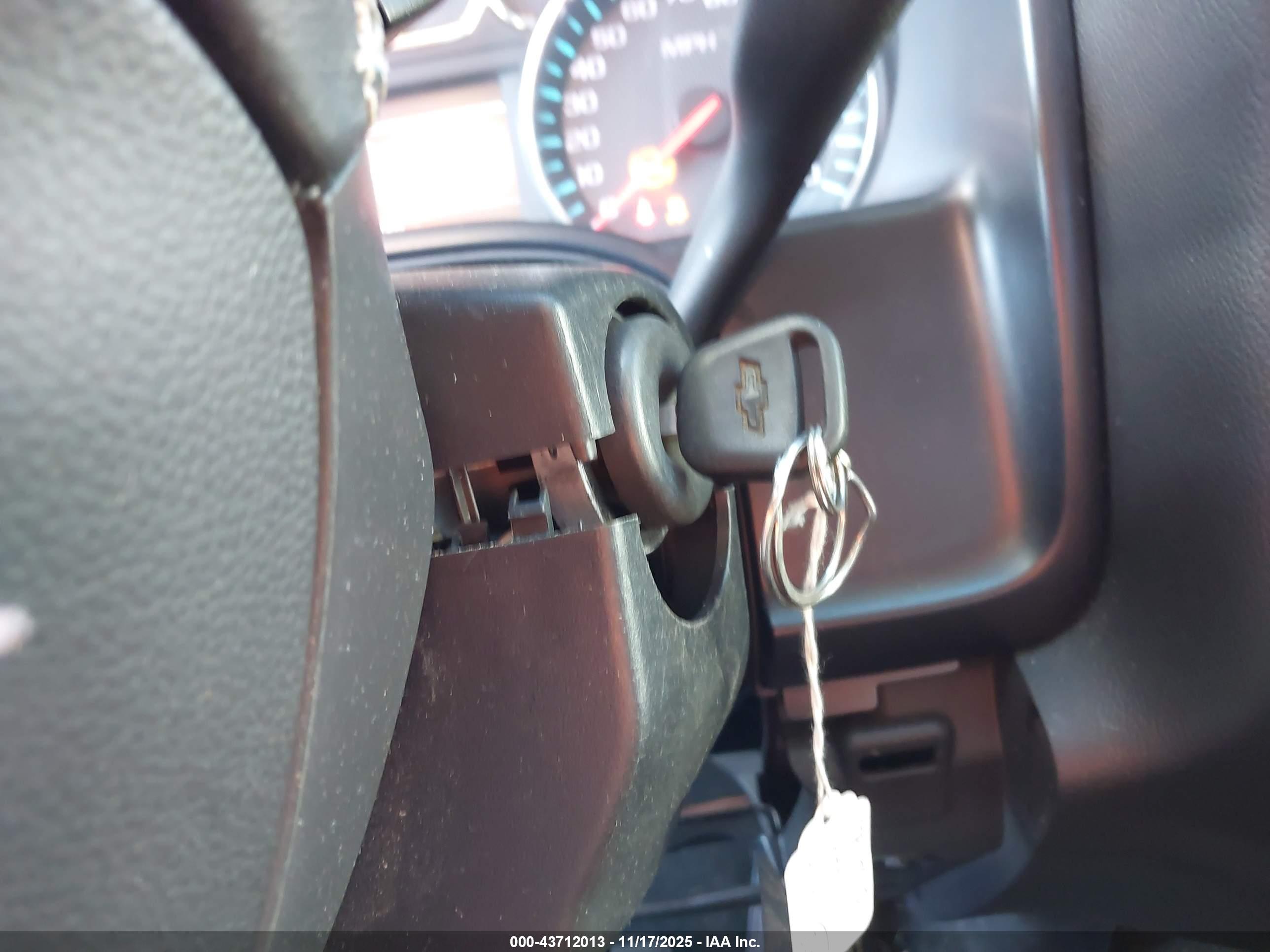 CHEVROLET SILVERADO image 11