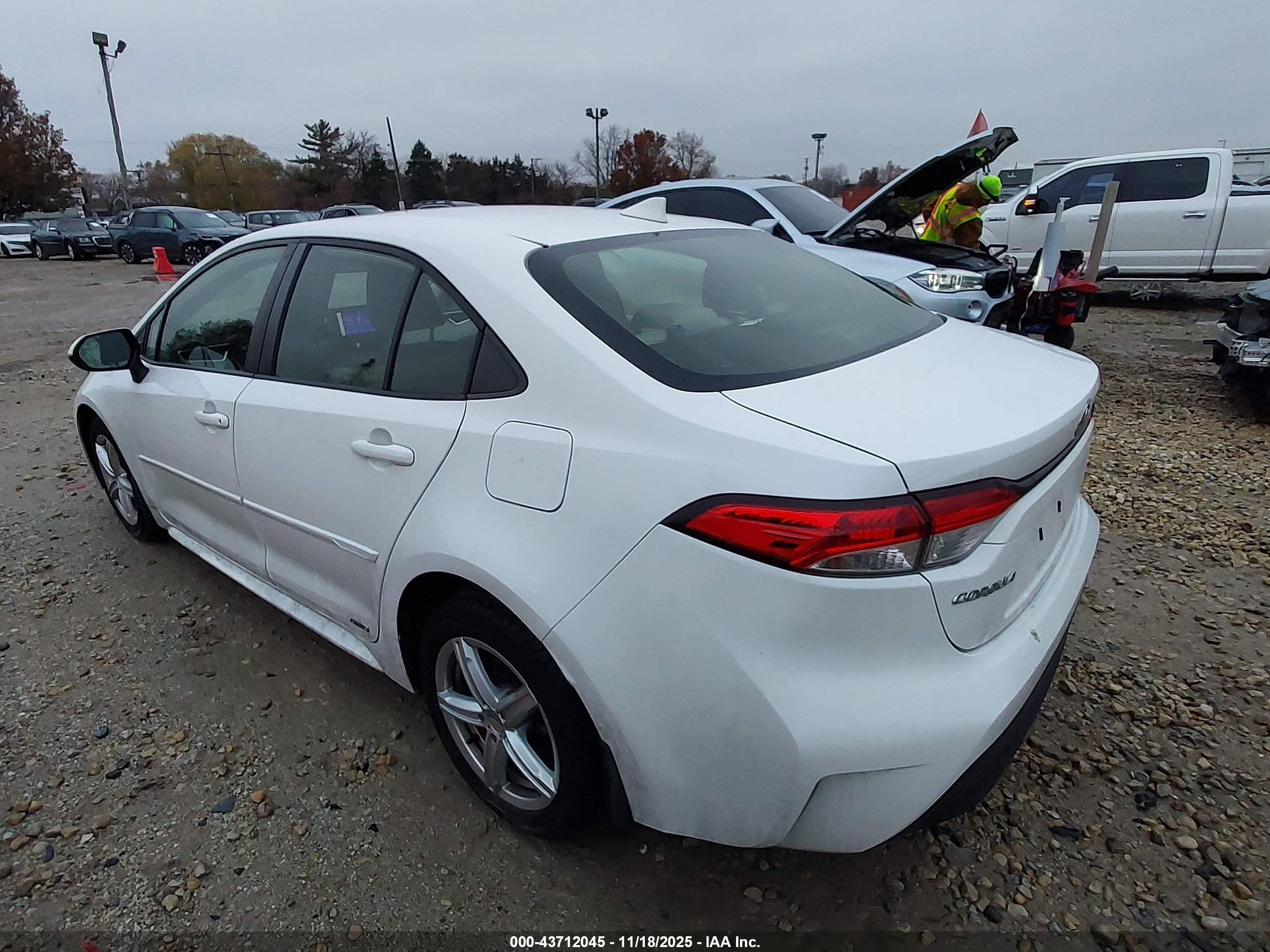 TOYOTA COROLLA image 3