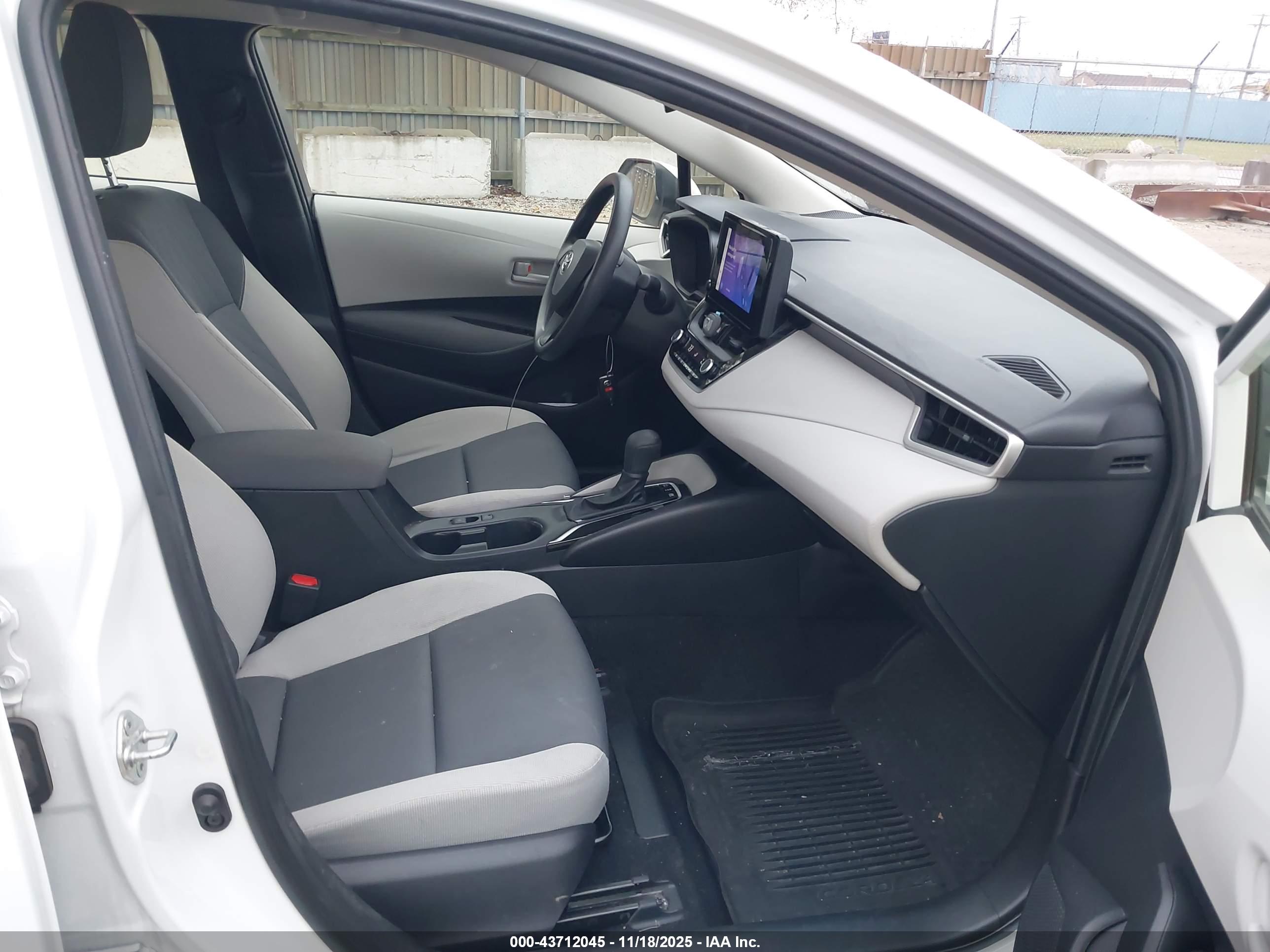TOYOTA COROLLA image 5