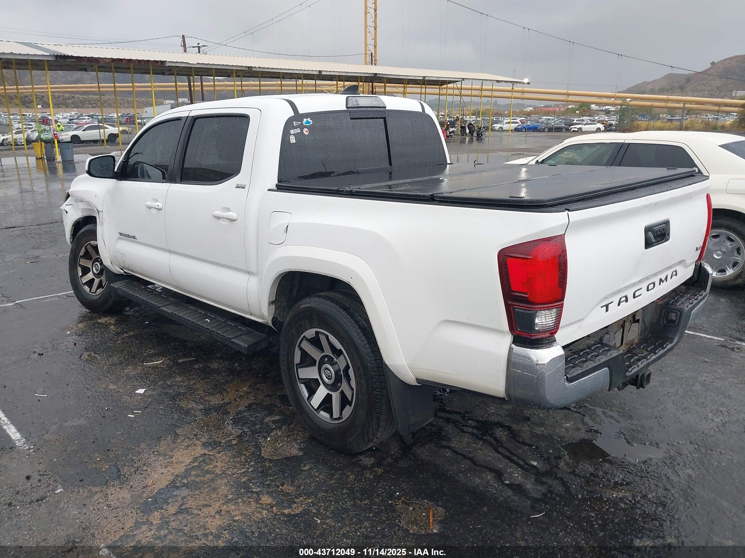 TOYOTA TACOMA image 3