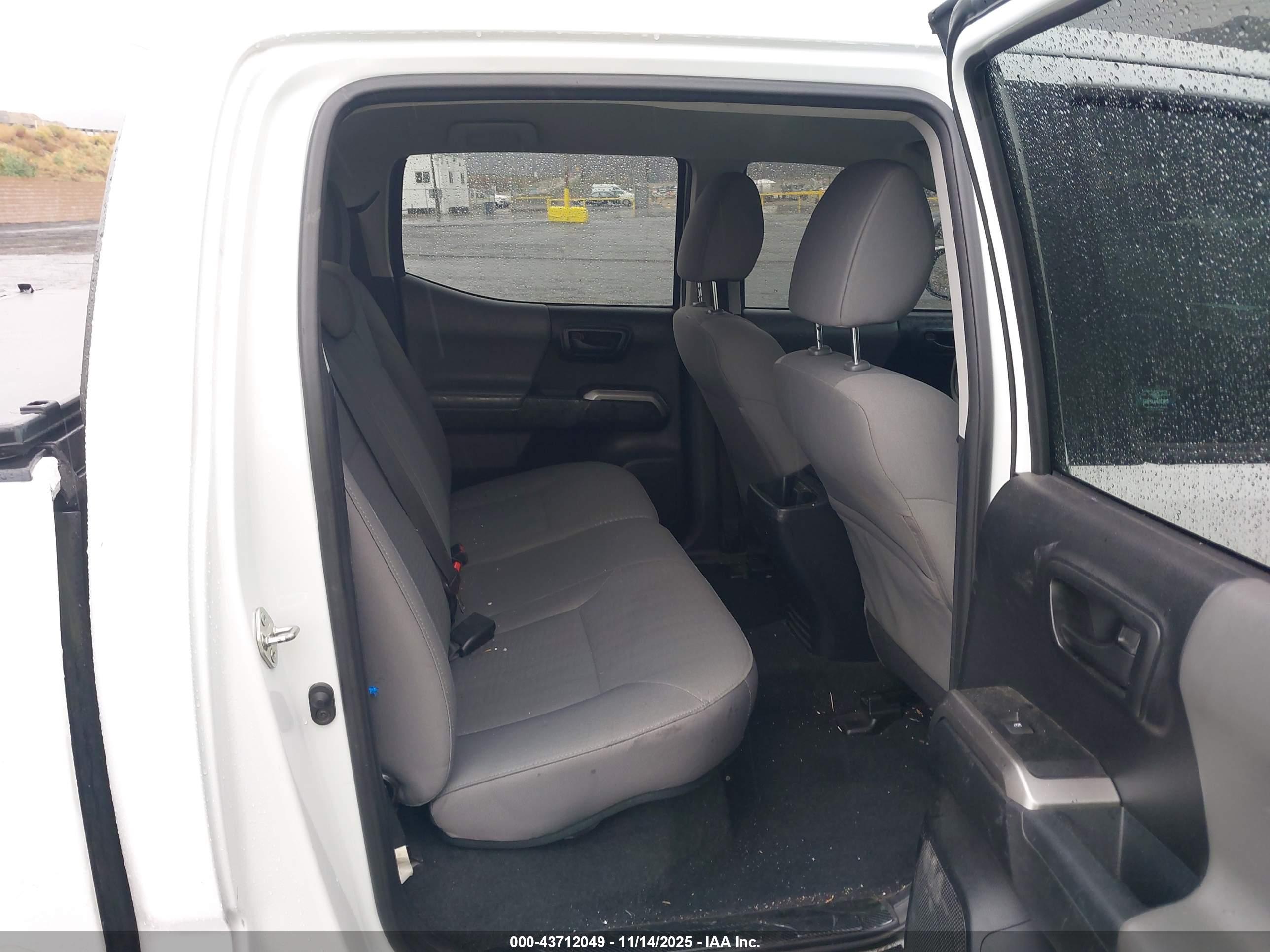 TOYOTA TACOMA image 8
