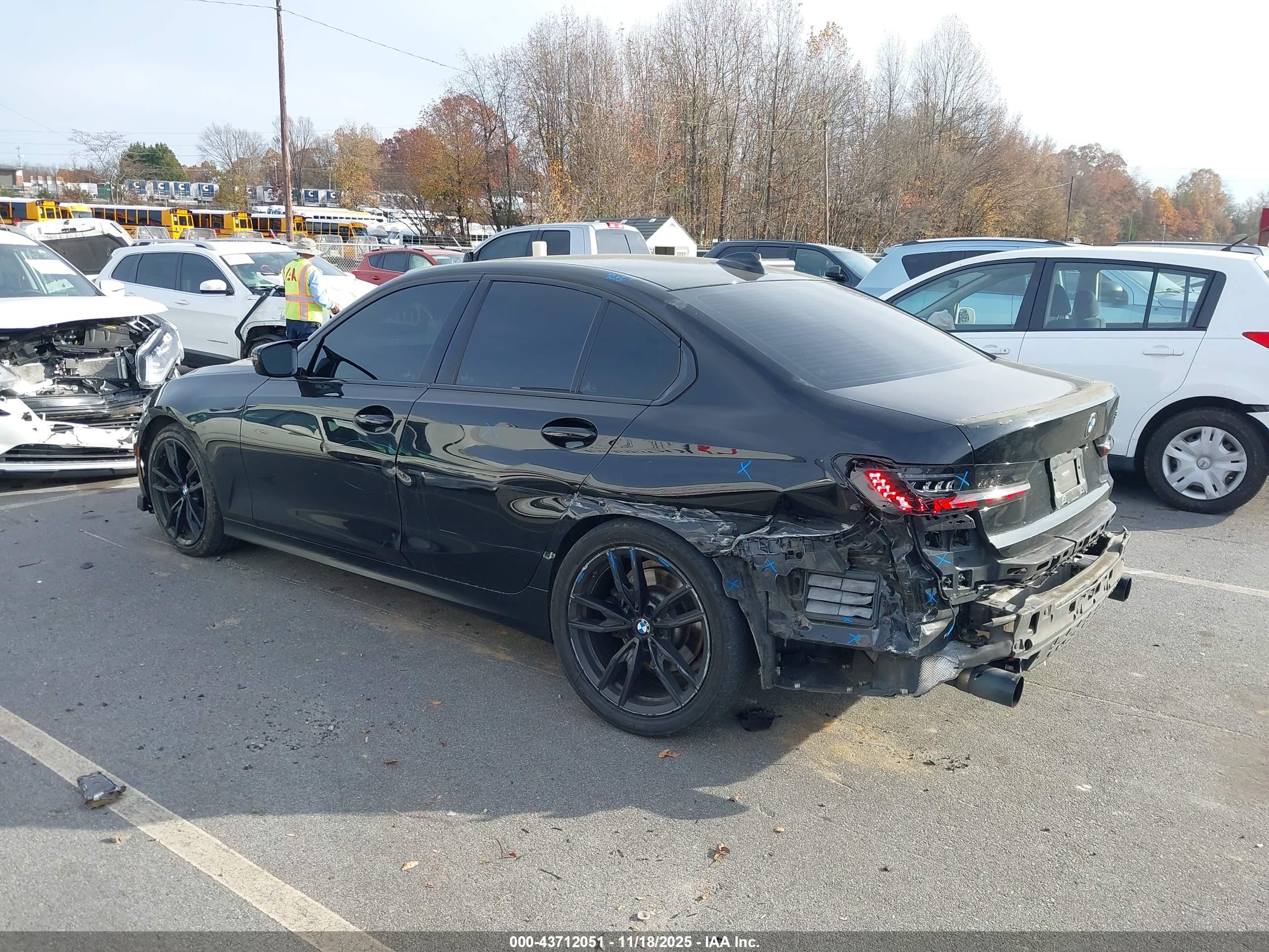 BMW 330I image 3