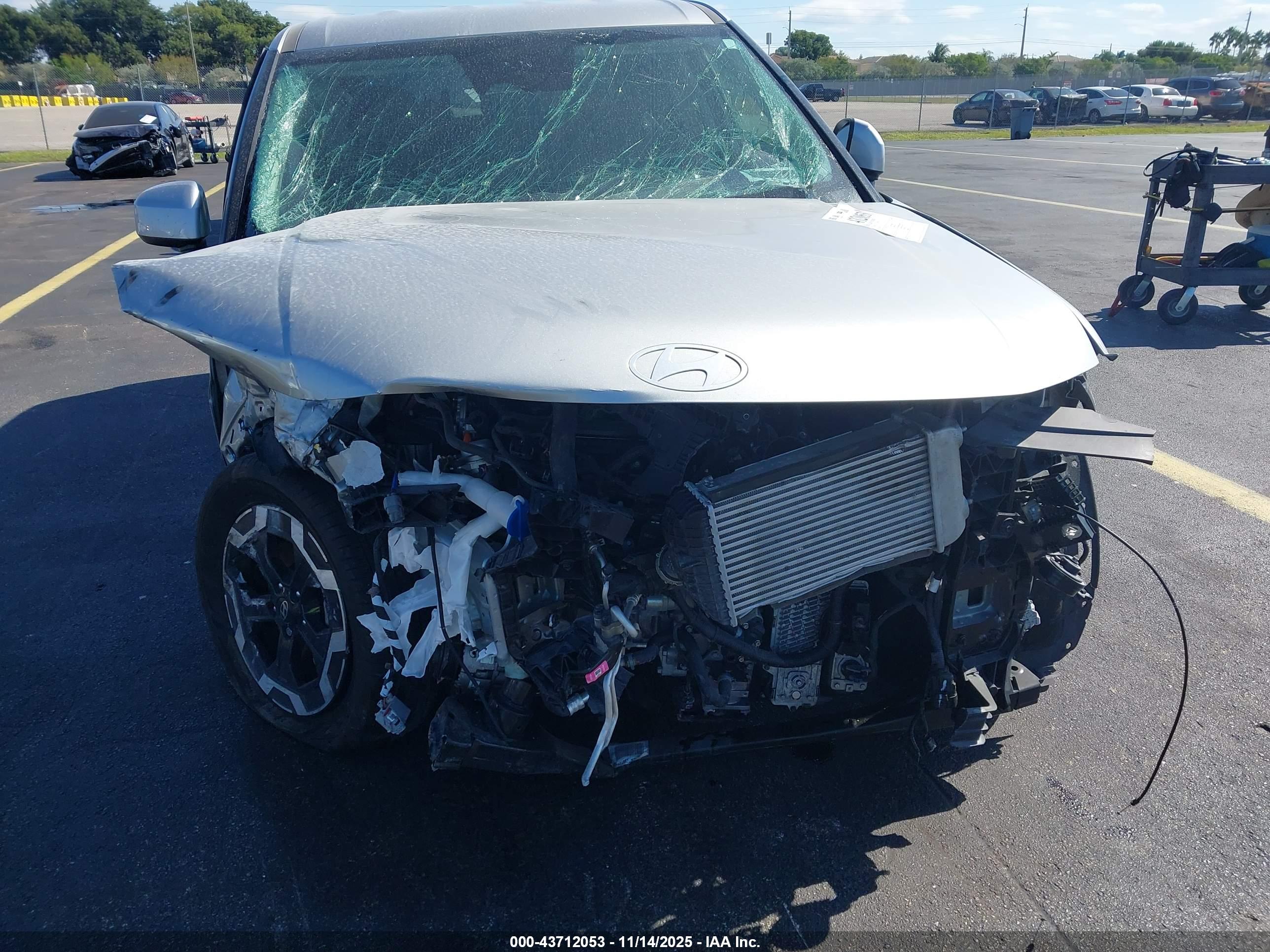 HYUNDAI SANTA image 6