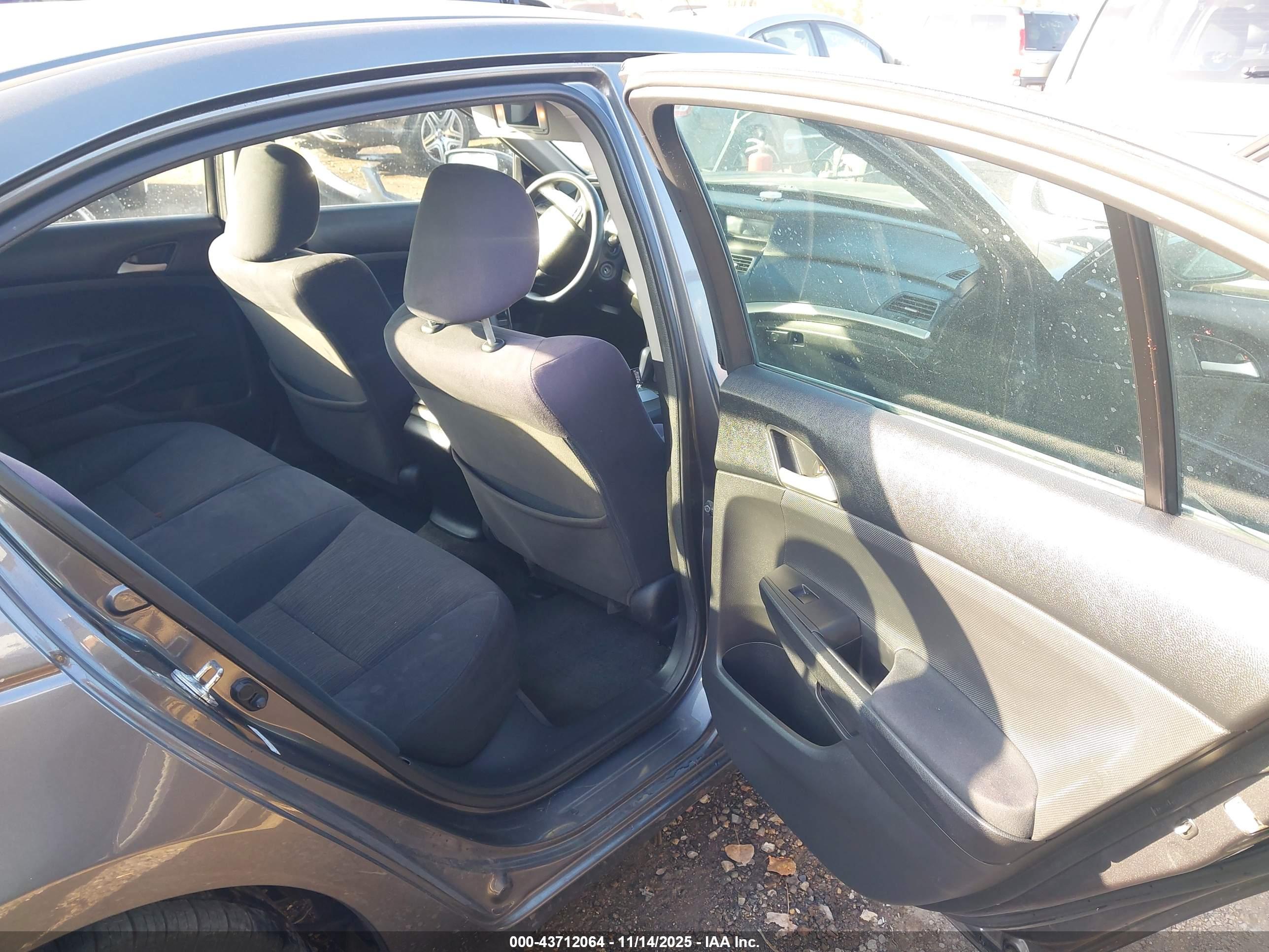 HONDA ACCORD image 8