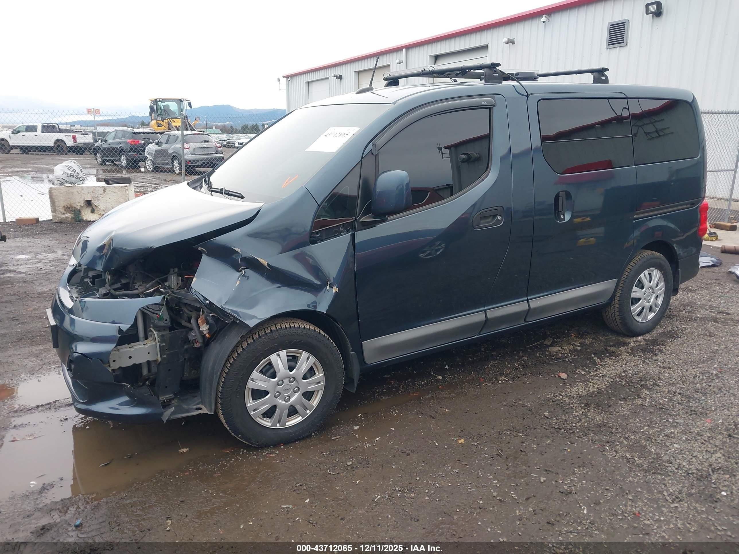 NISSAN NV200 image 2