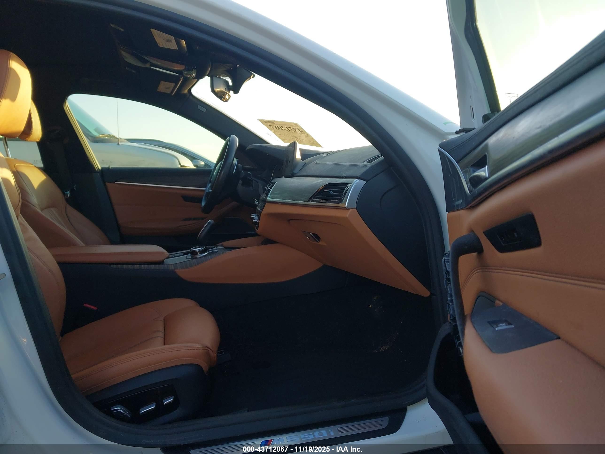 BMW M550I image 5