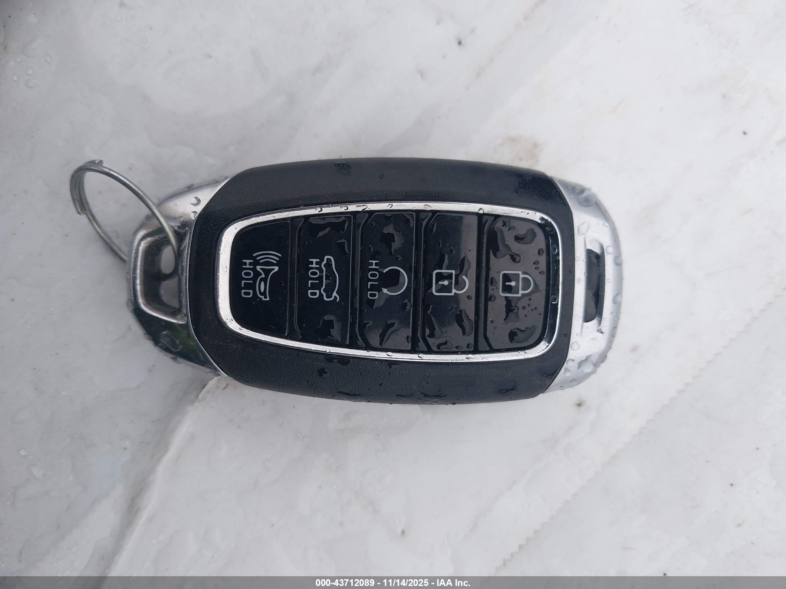 HYUNDAI ELANTRA image 11