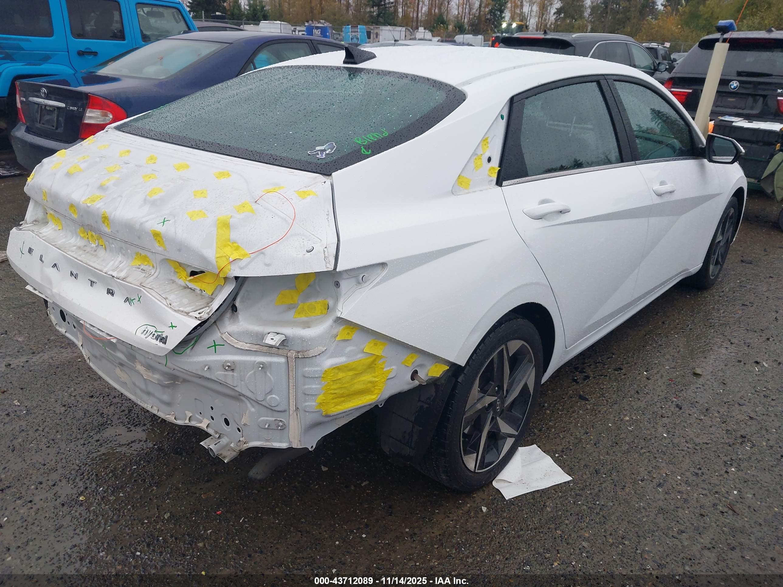 HYUNDAI ELANTRA image 4