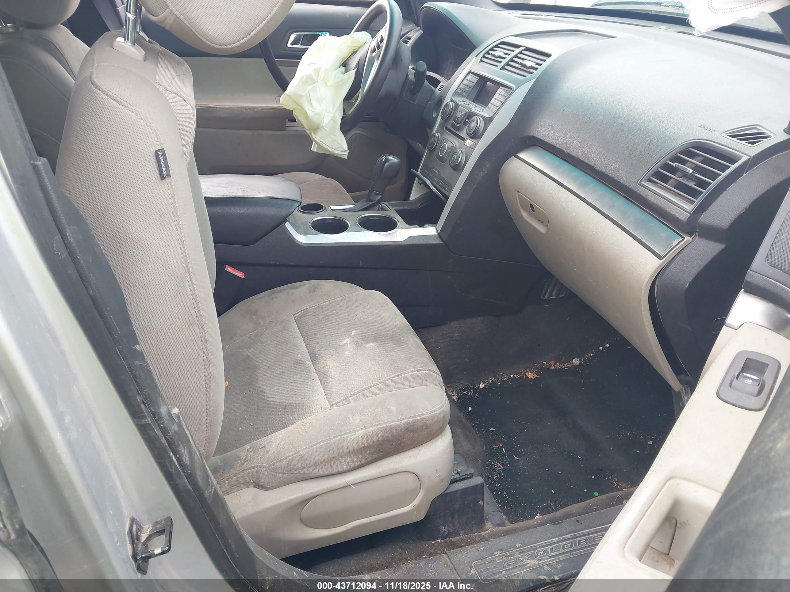 FORD EXPLORER image 5