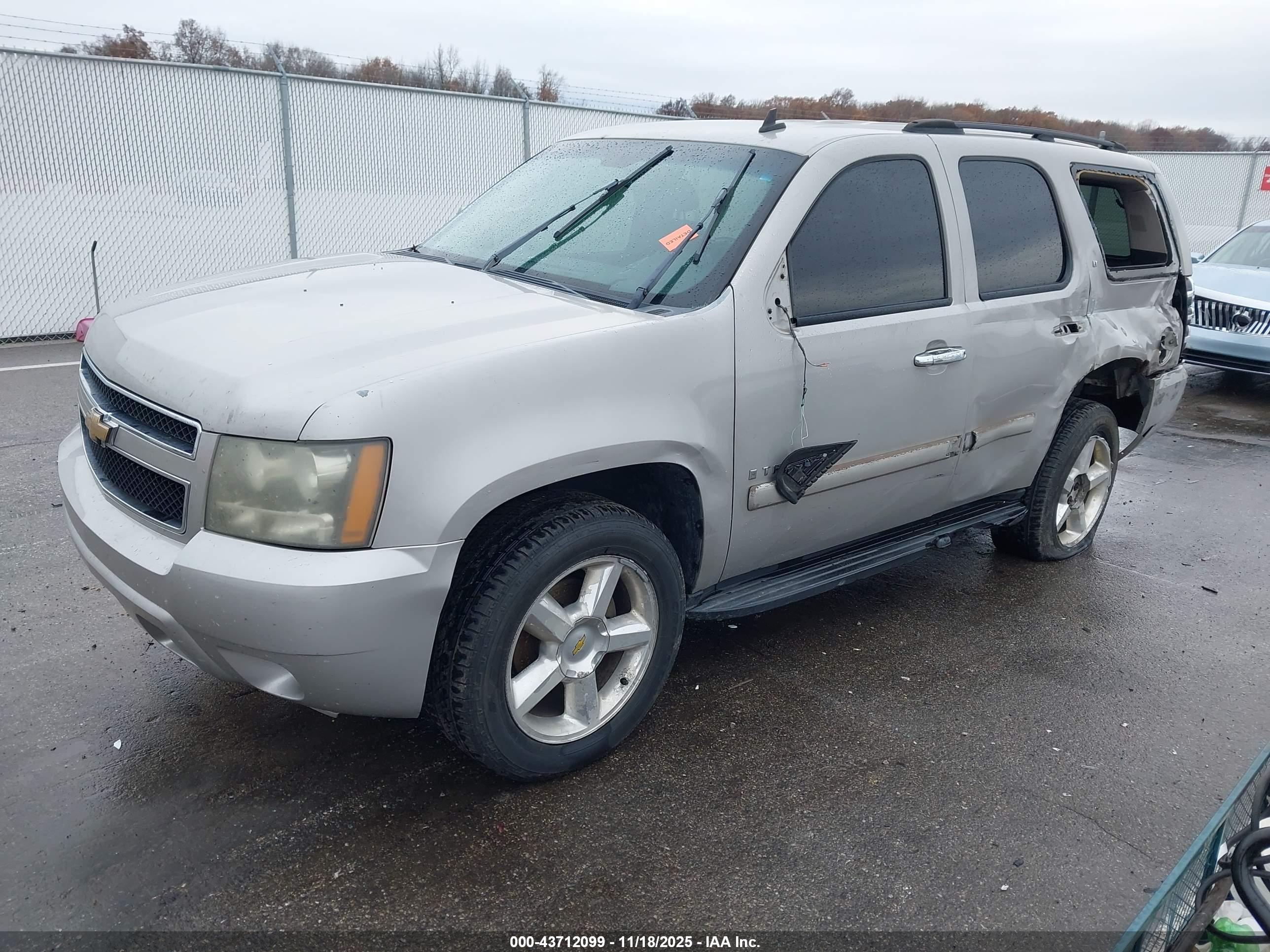 CHEVROLET TAHOE image 2