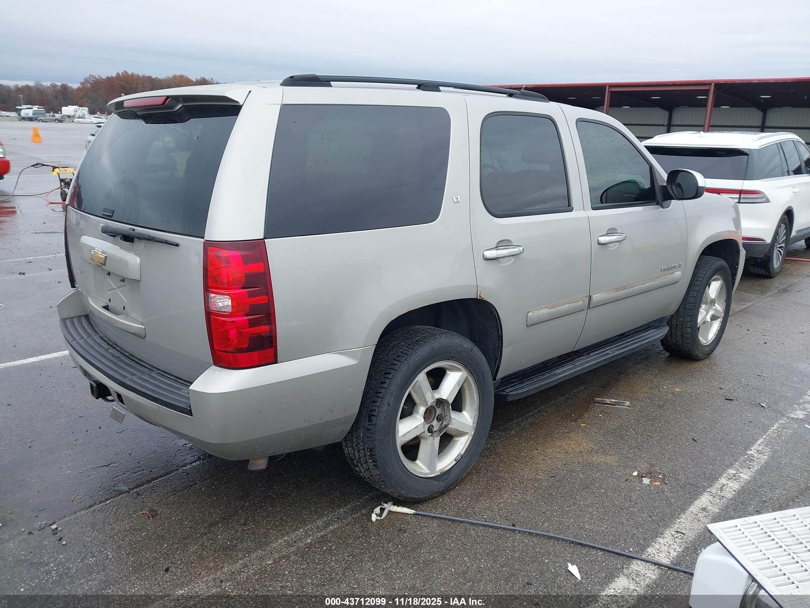 CHEVROLET TAHOE image 4