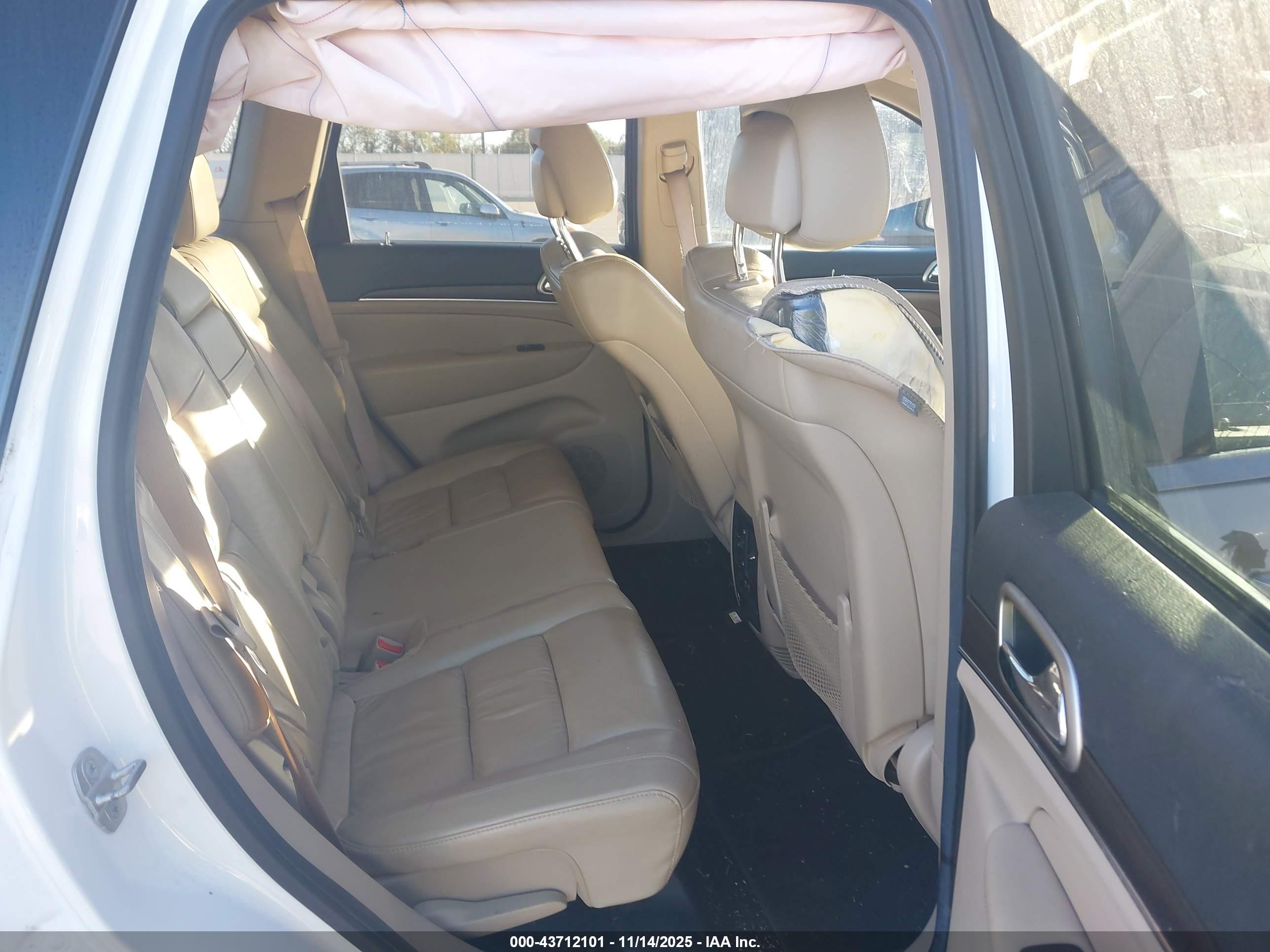 JEEP GRAND image 8