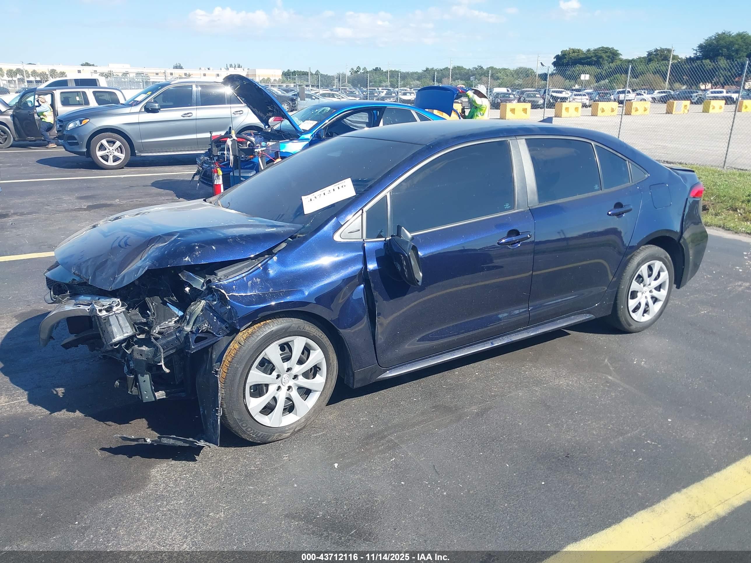 TOYOTA COROLLA image 2