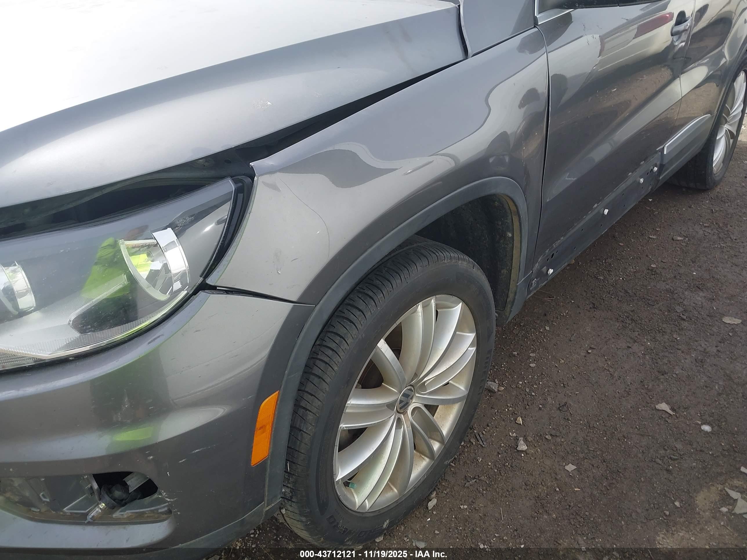 VOLKSWAGEN TIGUAN image 6