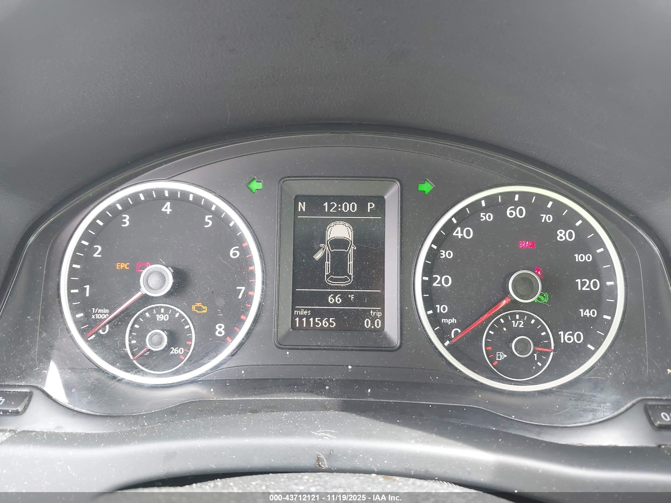 VOLKSWAGEN TIGUAN image 7