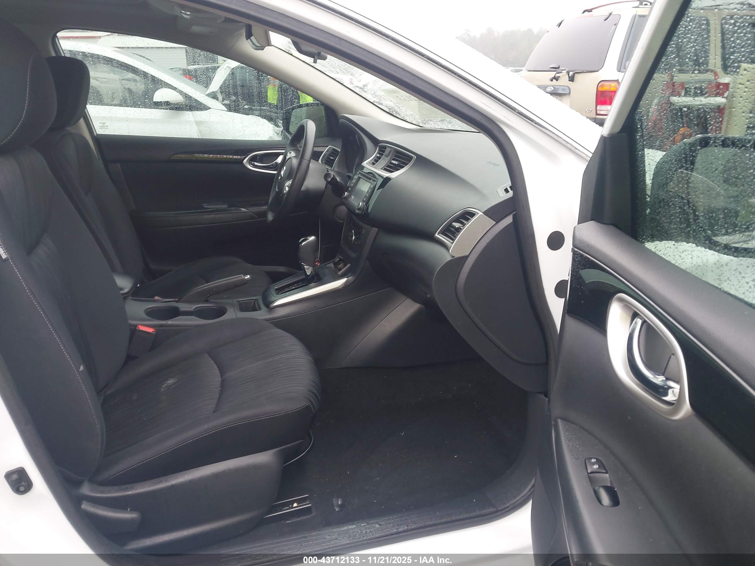 NISSAN SENTRA image 5
