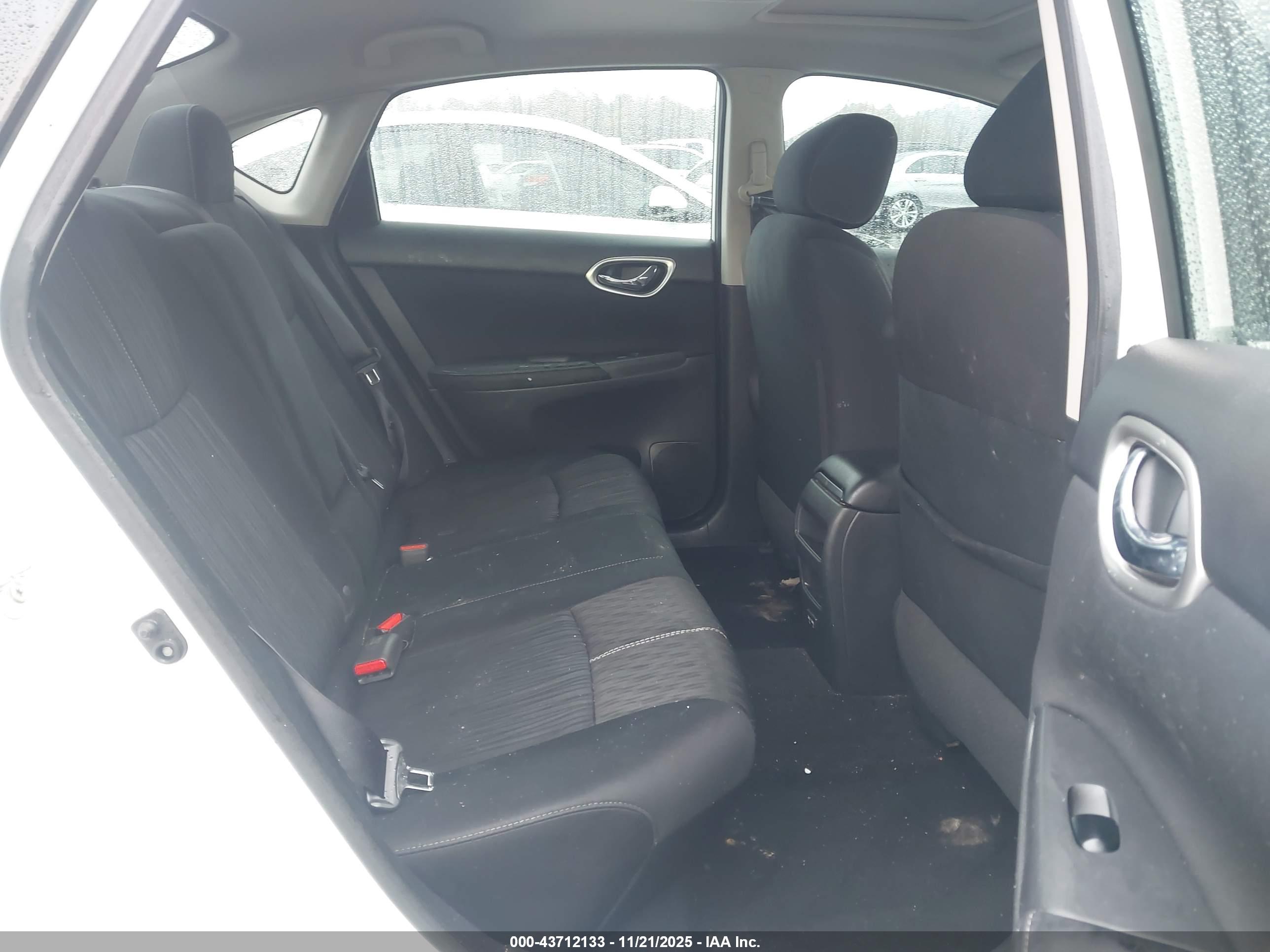 NISSAN SENTRA image 8