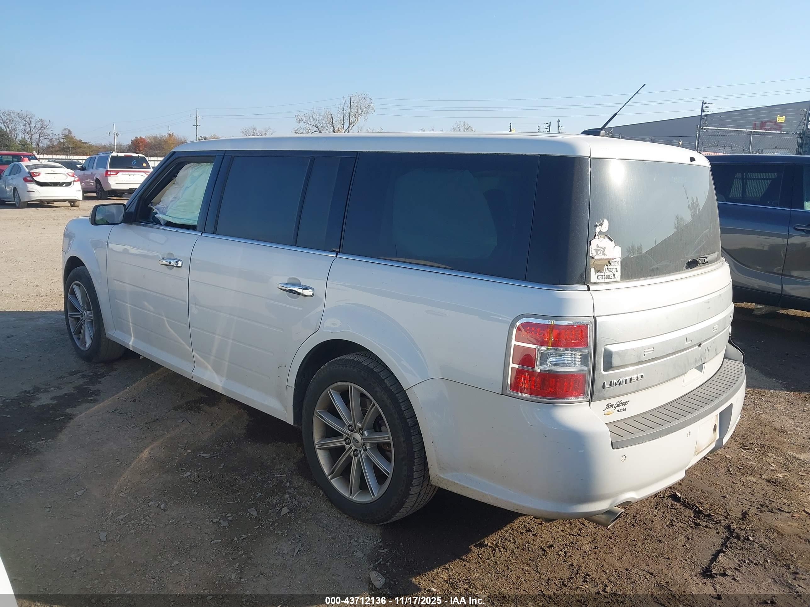 FORD FLEX image 3