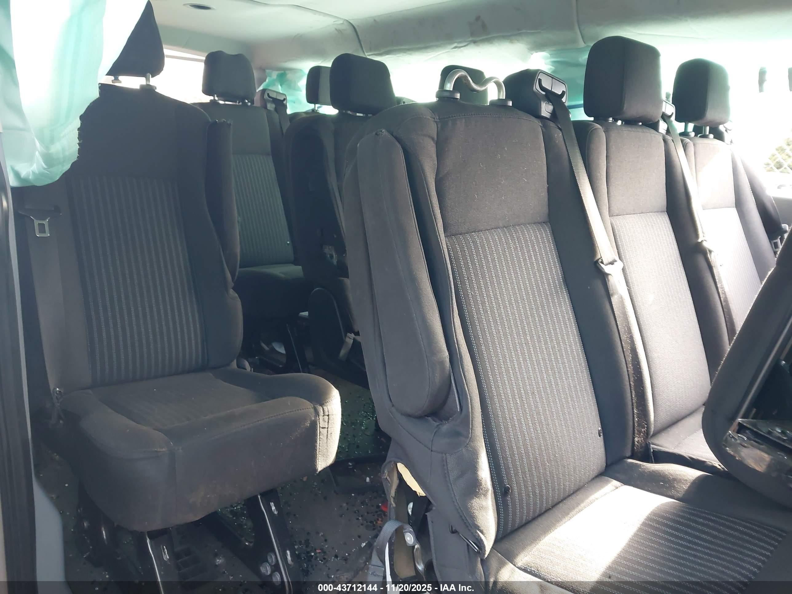 FORD TRANSIT-350 image 8