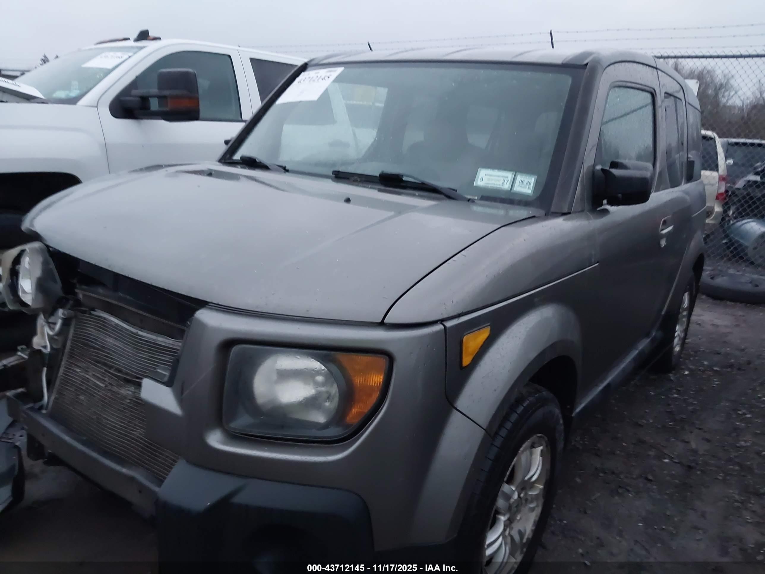 HONDA ELEMENT image 2