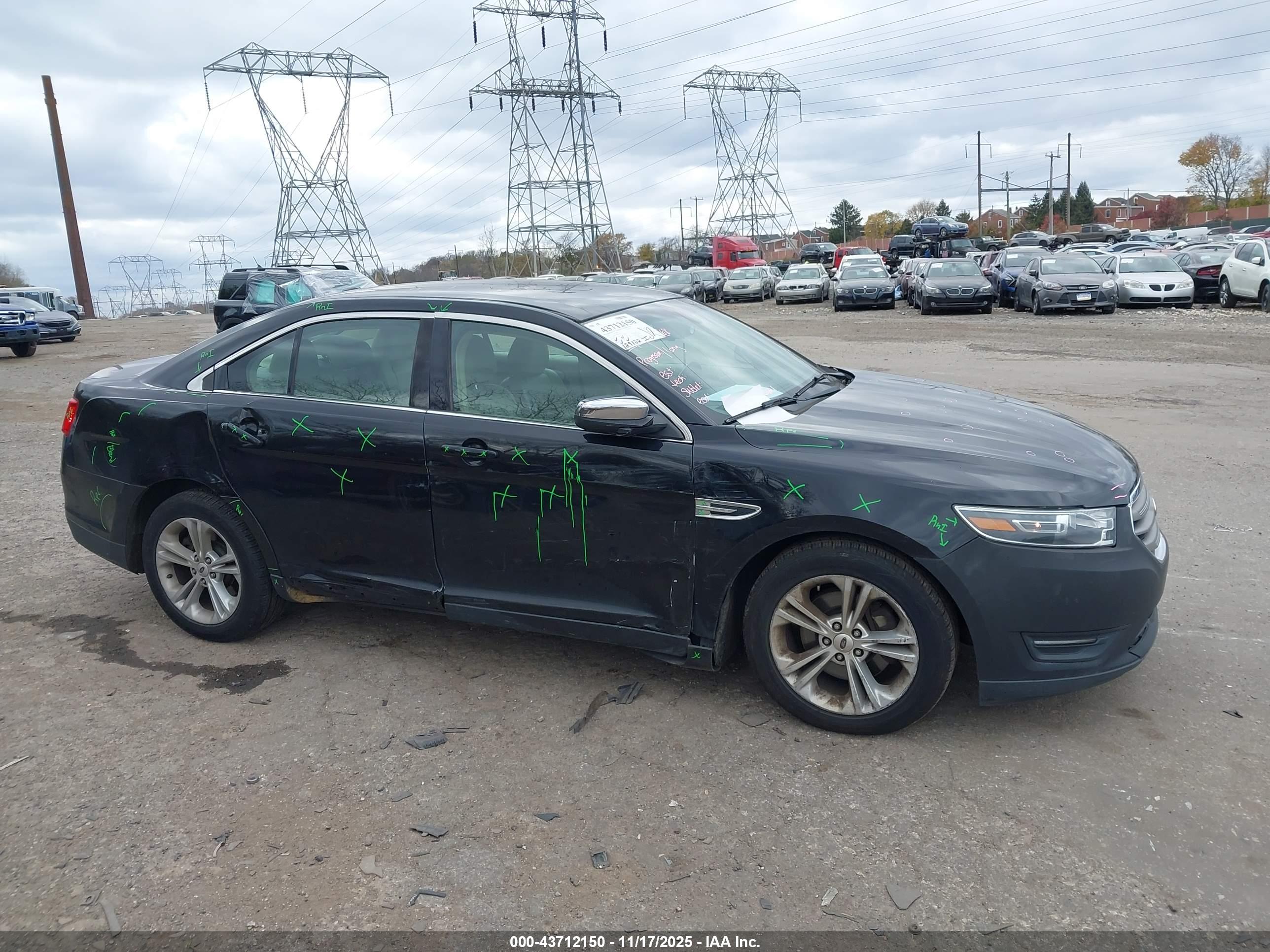 FORD TAURUS image 6