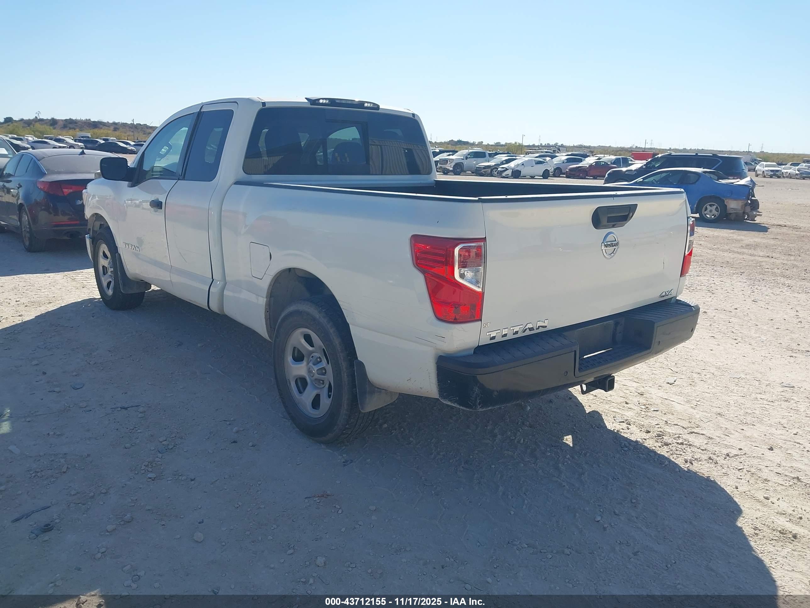 NISSAN TITAN image 3