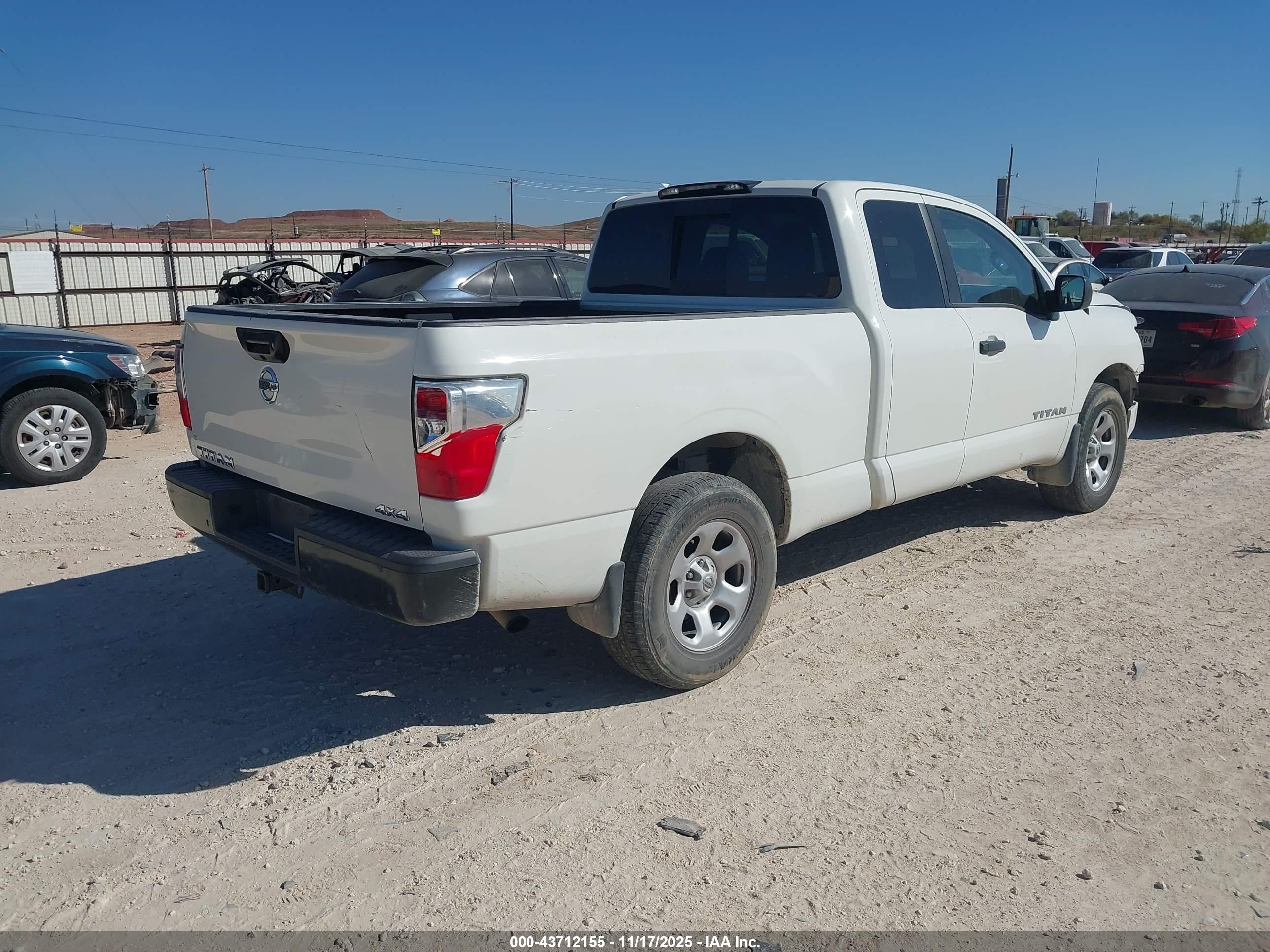 NISSAN TITAN image 4