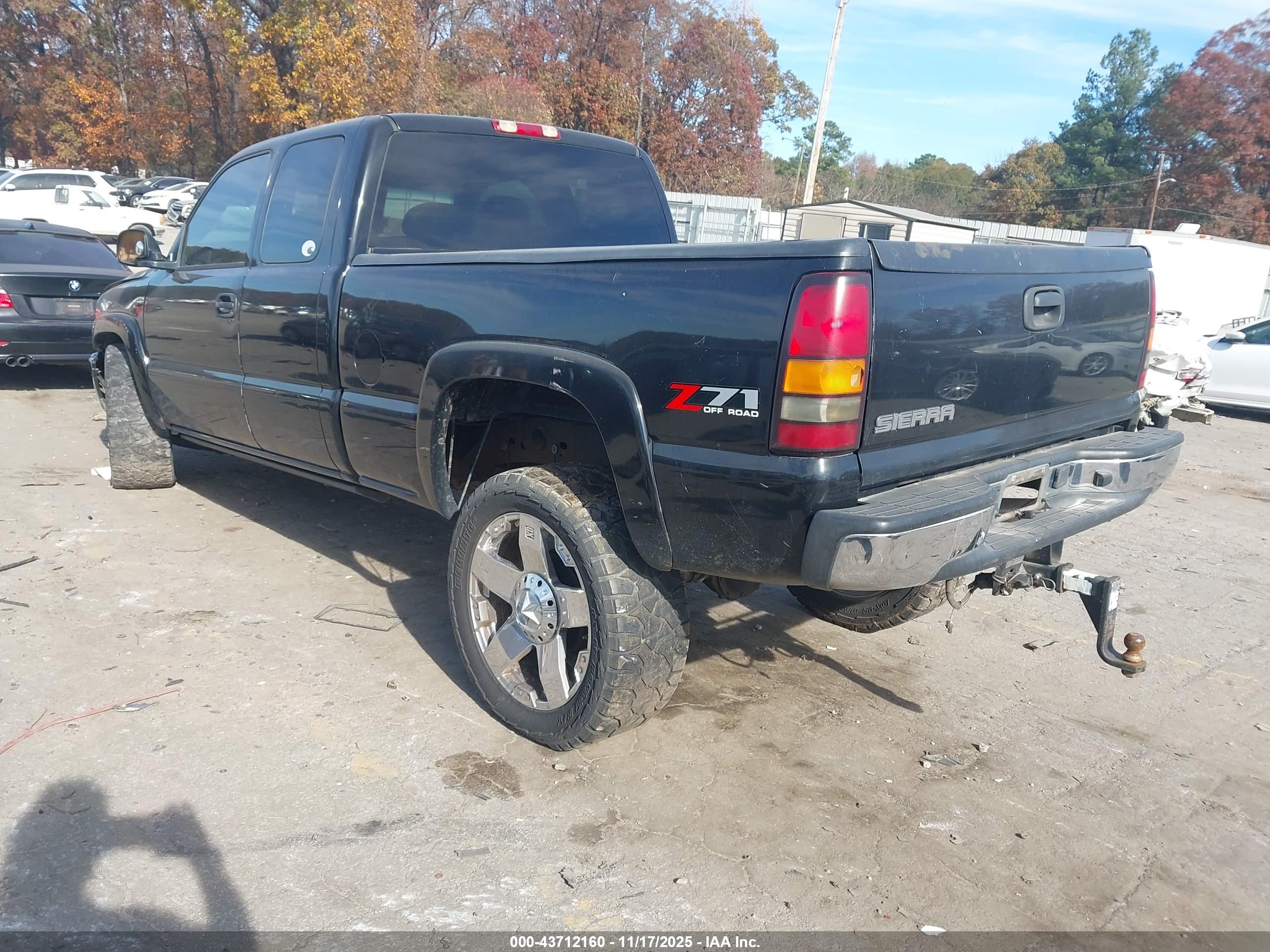 GMC SIERRA image 3